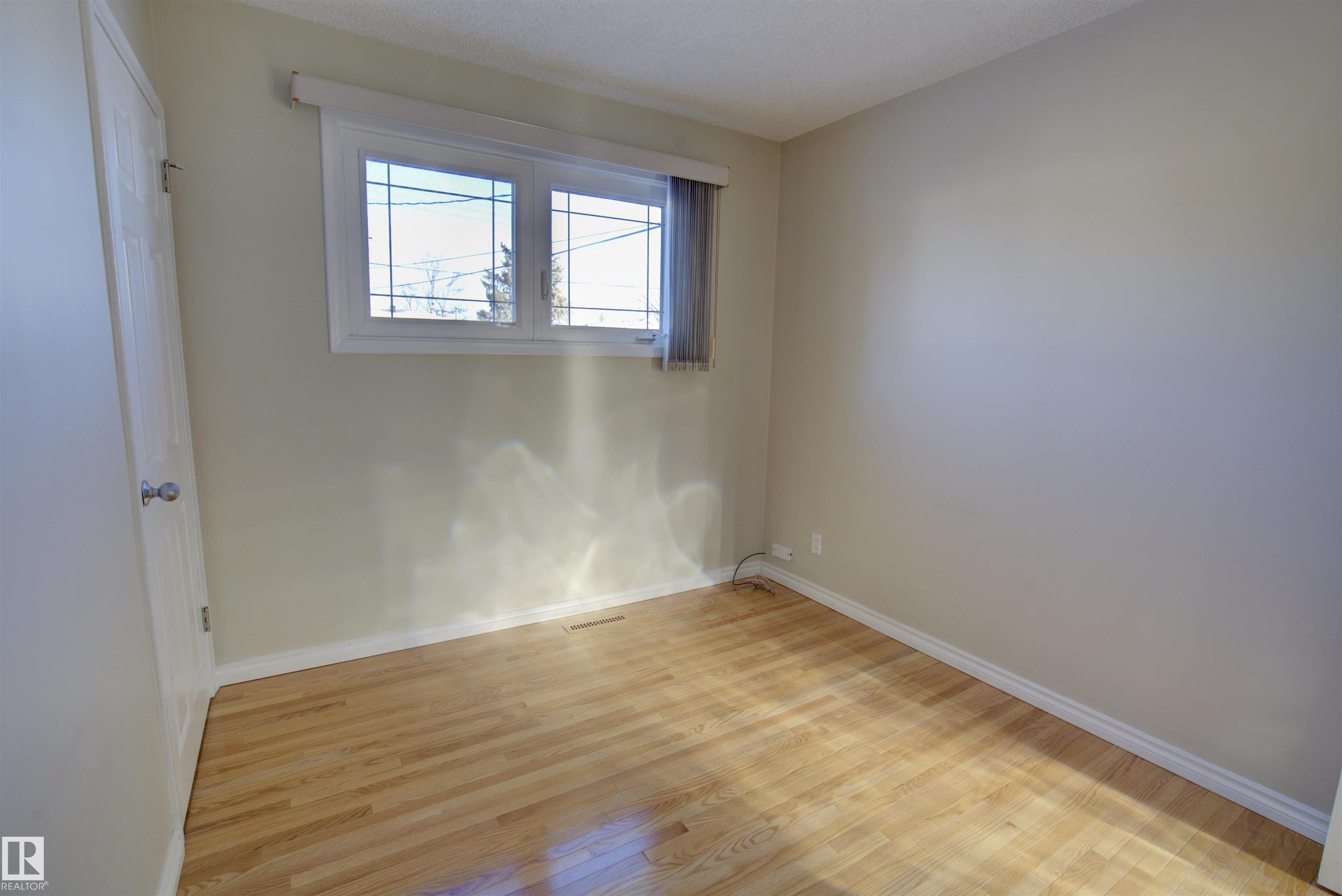 Photo 18 at 10508 130th Avenue NW, Lauderdale, Edmonton