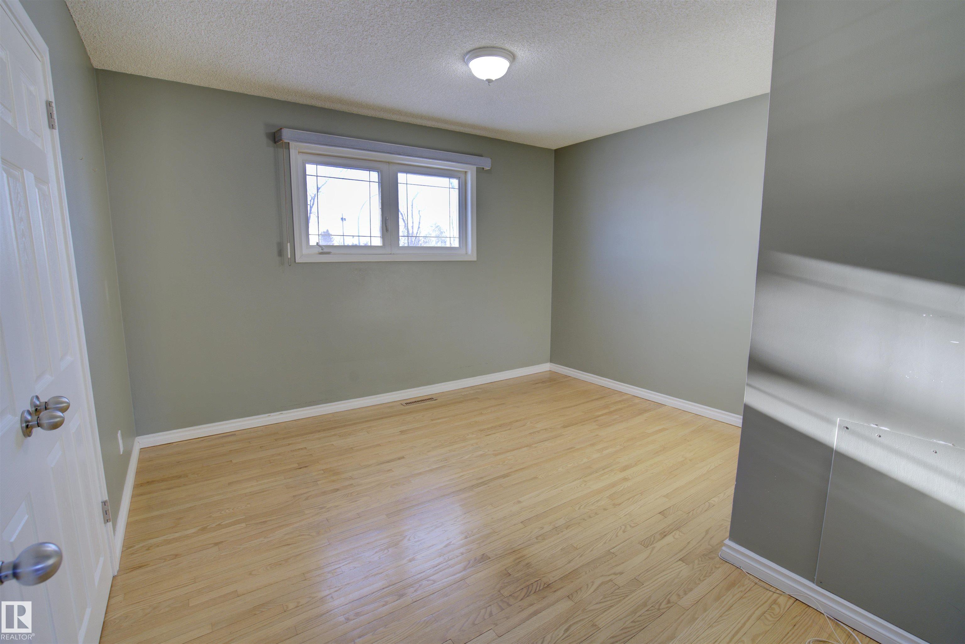 Photo 22 at 10508 130th Avenue NW, Lauderdale, Edmonton