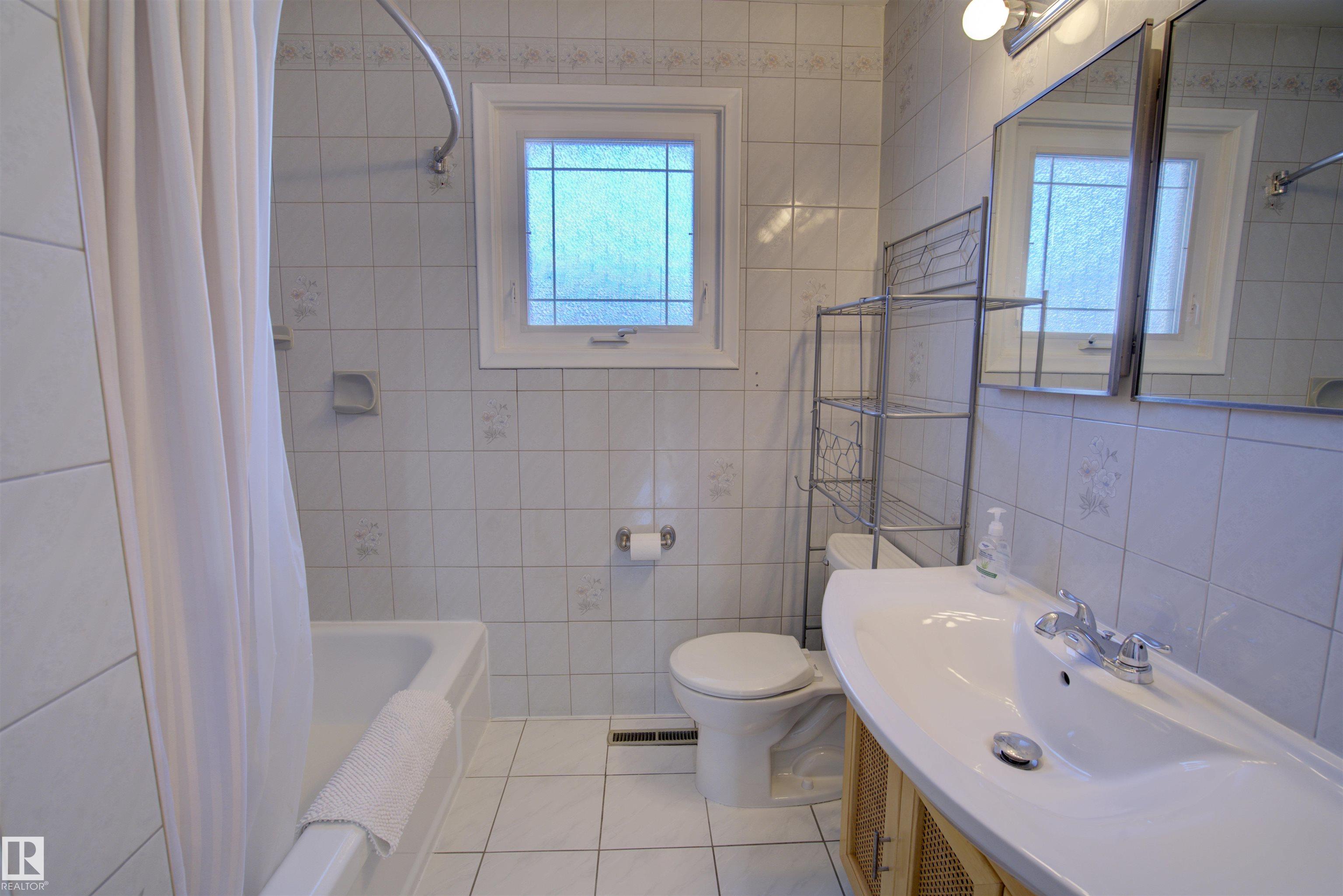 Photo 27 at 10508 130th Avenue NW, Lauderdale, Edmonton