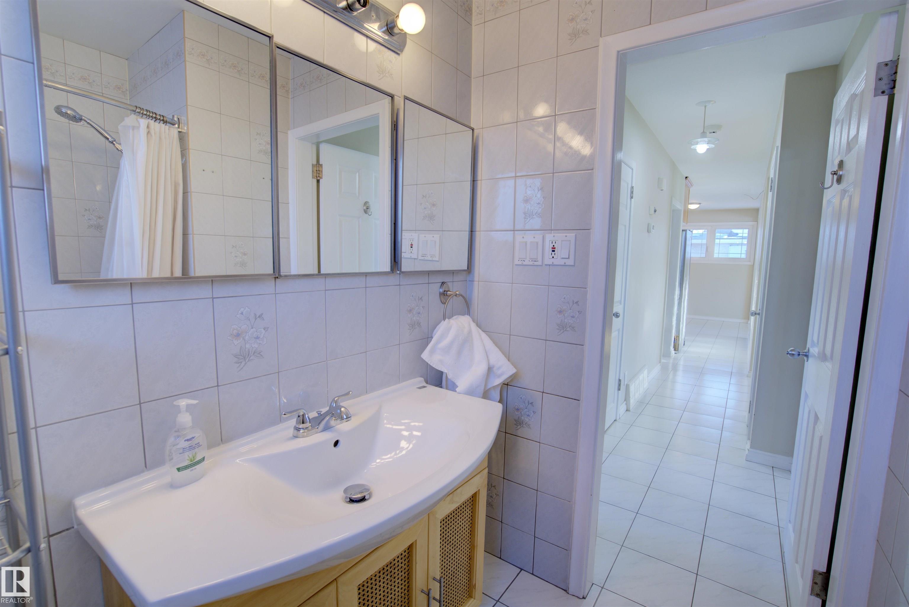 Photo 28 at 10508 130th Avenue NW, Lauderdale, Edmonton