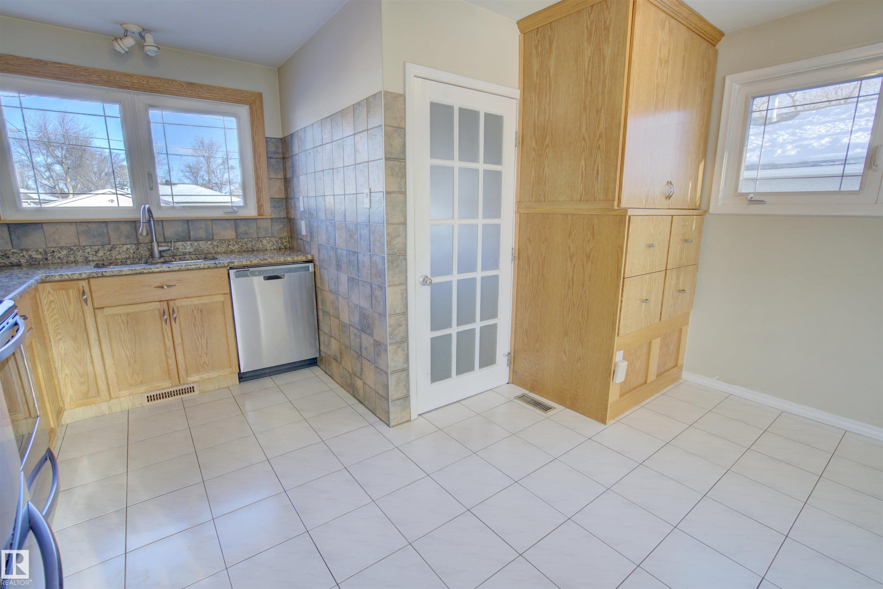 Photo 29 at 10508 130th Avenue NW, Lauderdale, Edmonton