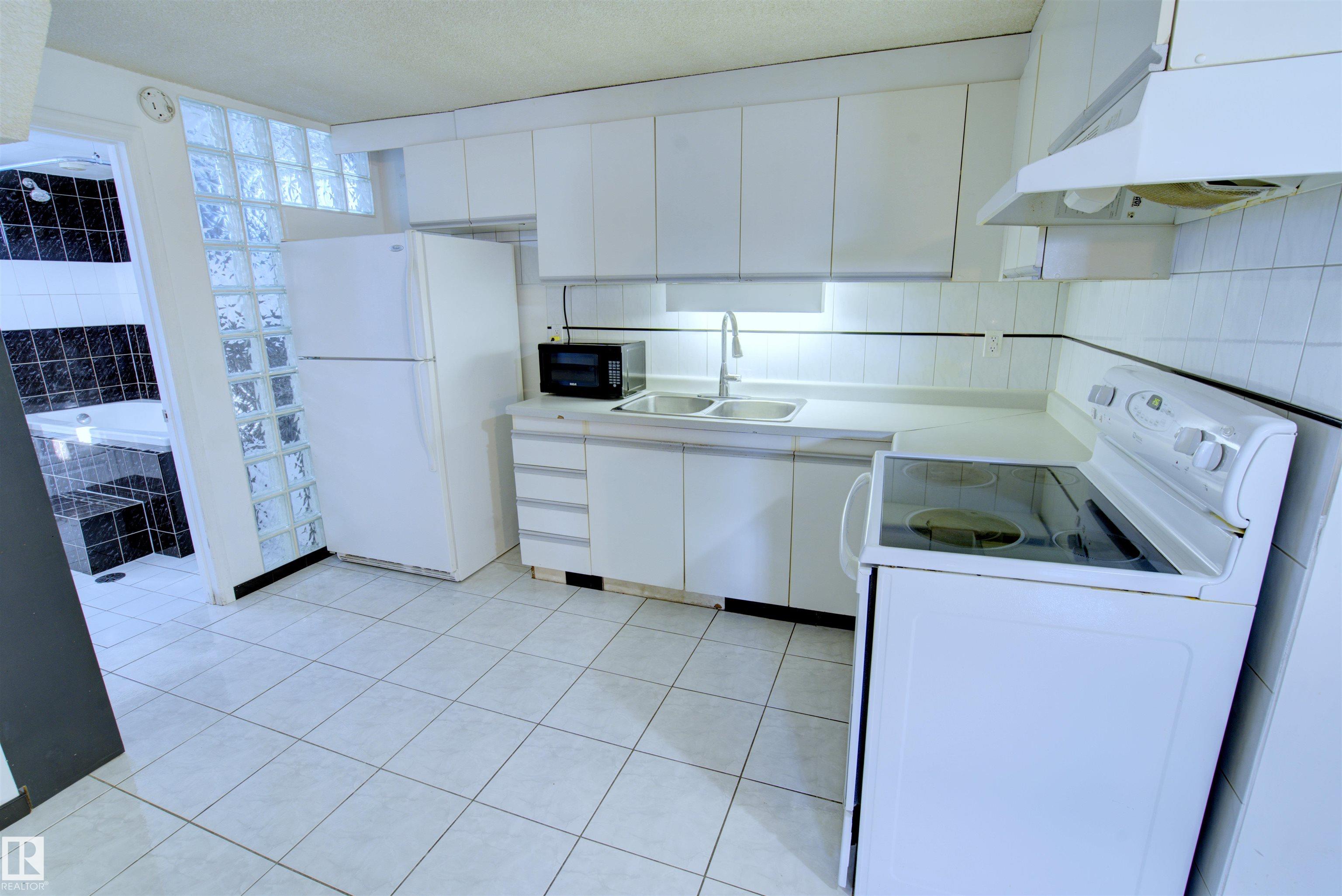 Photo 38 at 10508 130th Avenue NW, Lauderdale, Edmonton