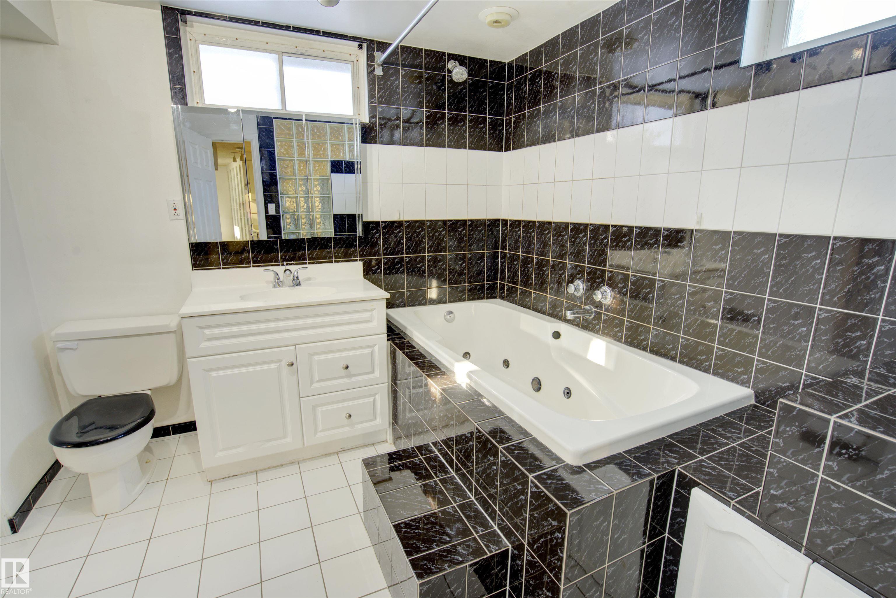 Photo 41 at 10508 130th Avenue NW, Lauderdale, Edmonton