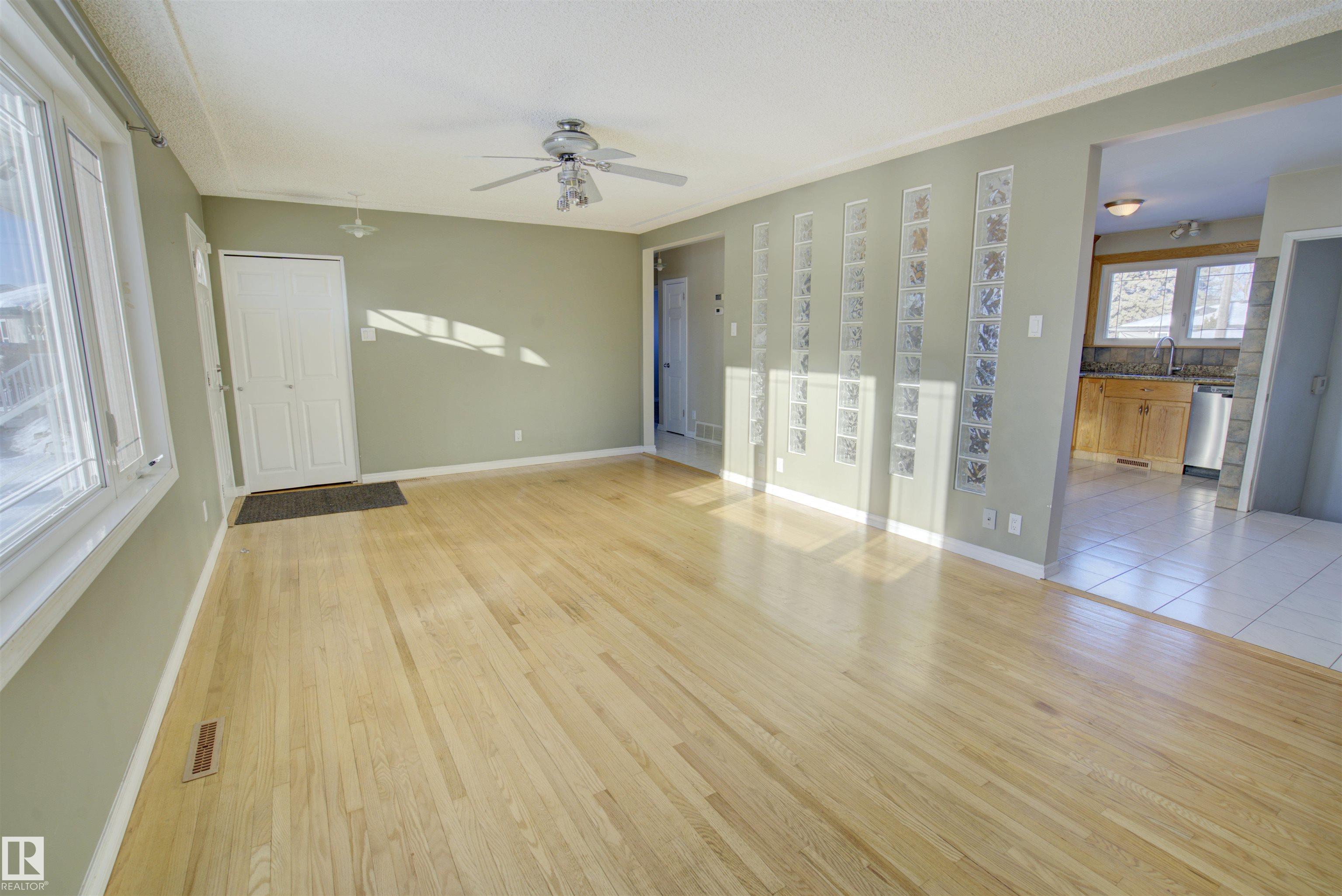 Photo 9 at 10508 130th Avenue NW, Lauderdale, Edmonton