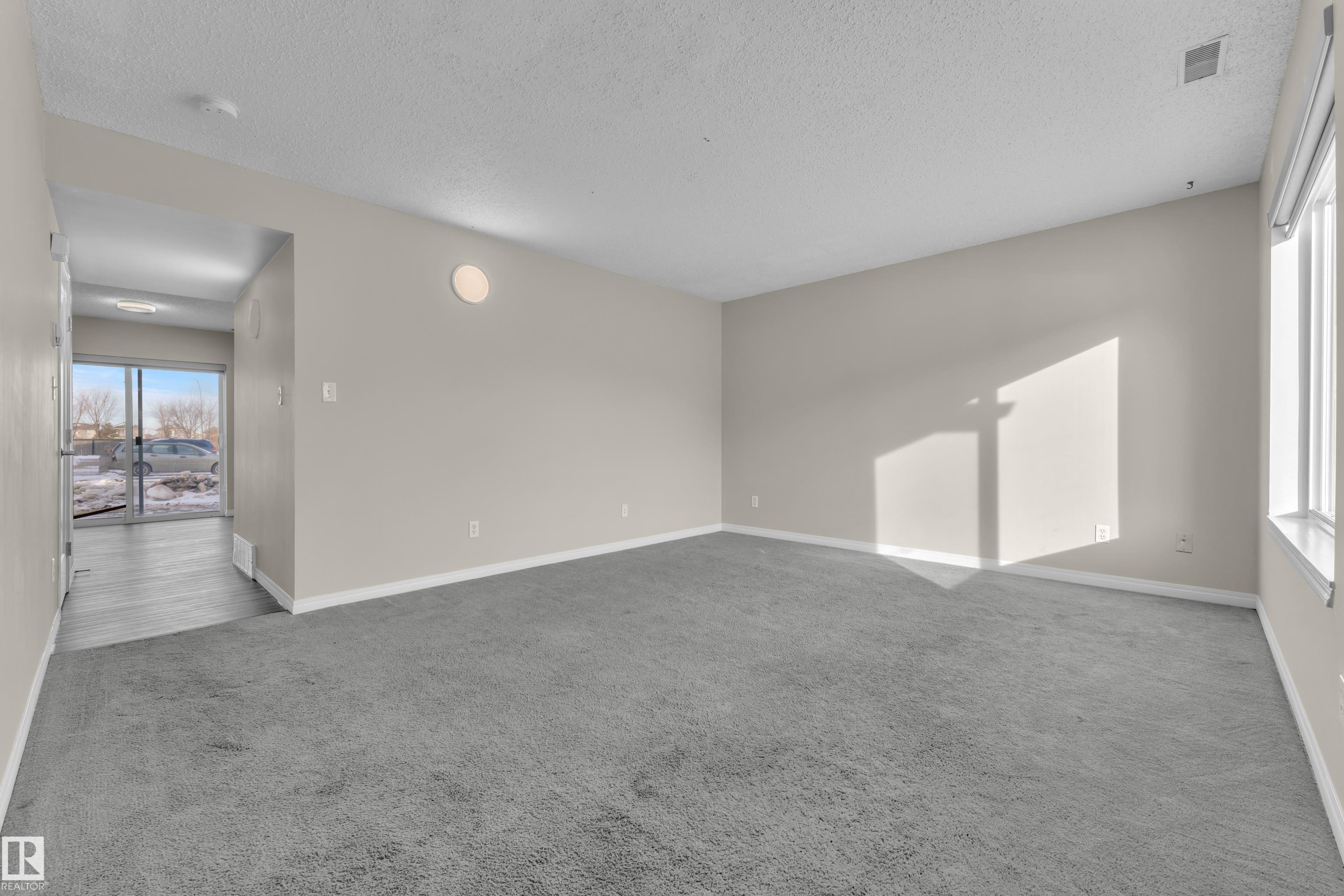 Photo 12 at 137 - 180 Bridgeport Boulevard, Bridgeport, Leduc