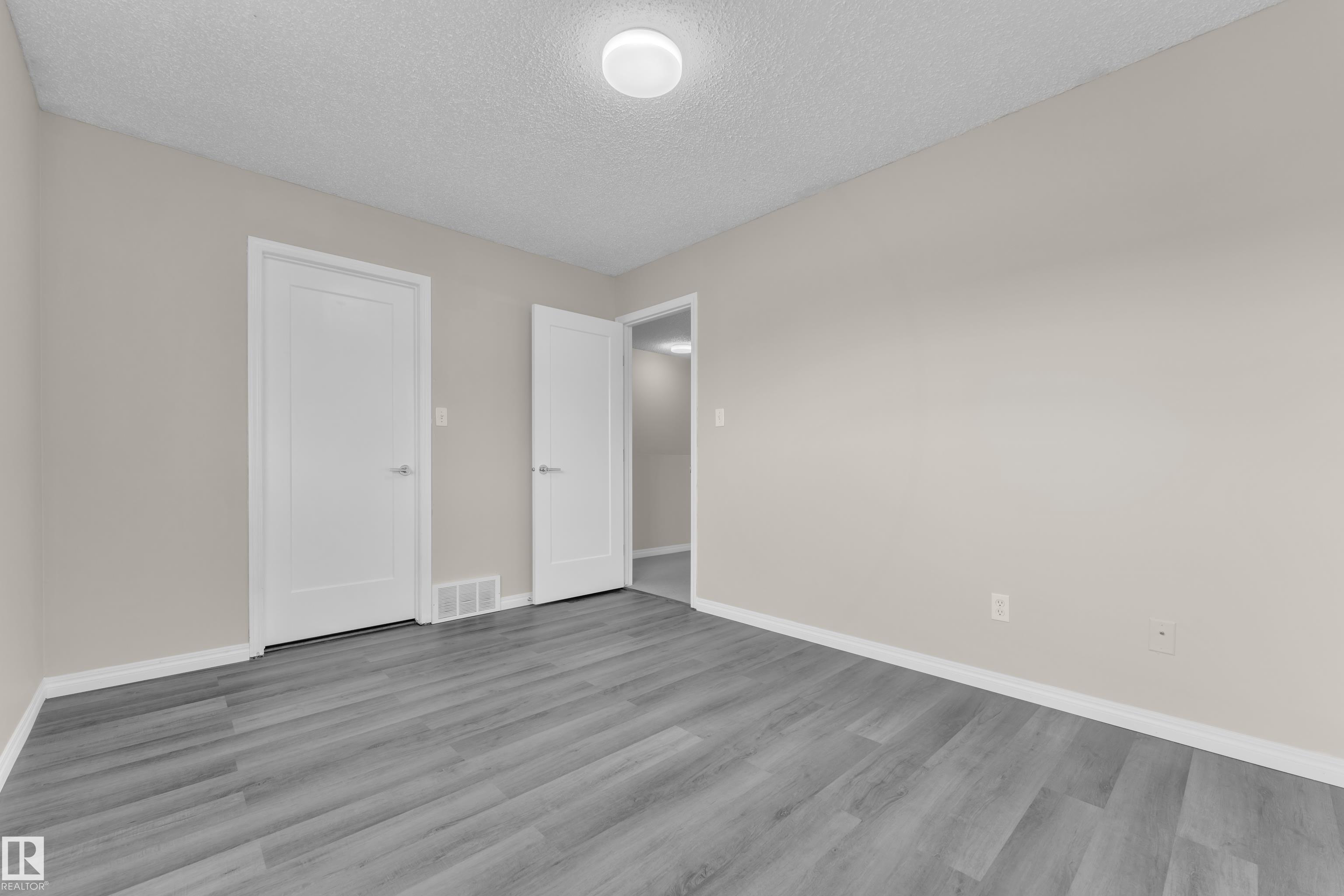 Photo 20 at 137 - 180 Bridgeport Boulevard, Bridgeport, Leduc