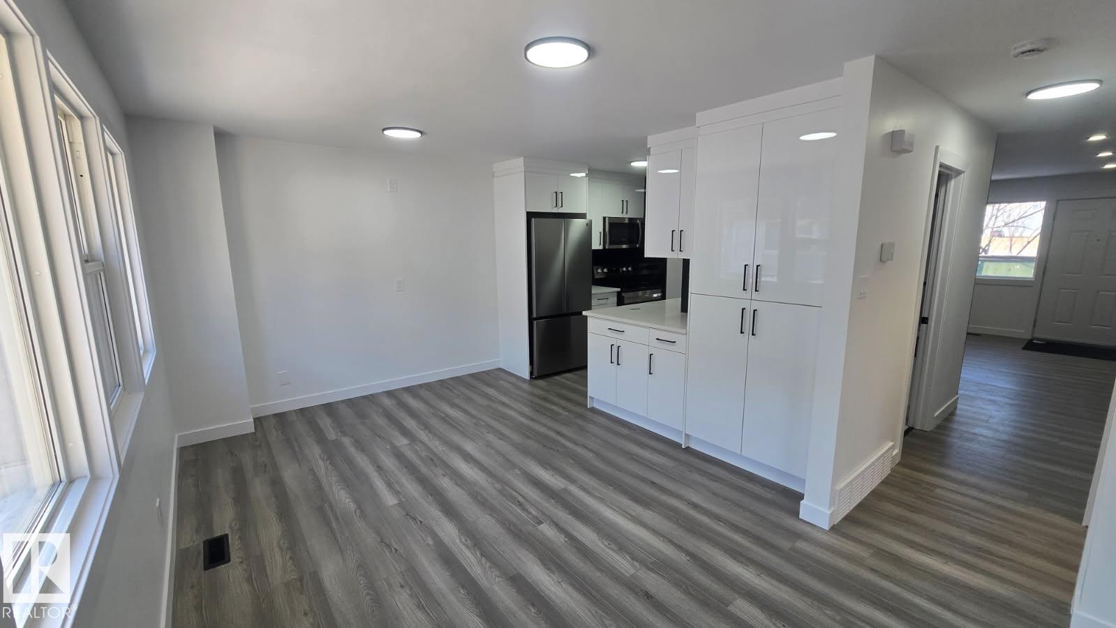 222 Village On The Green green NW, York, Edmonton