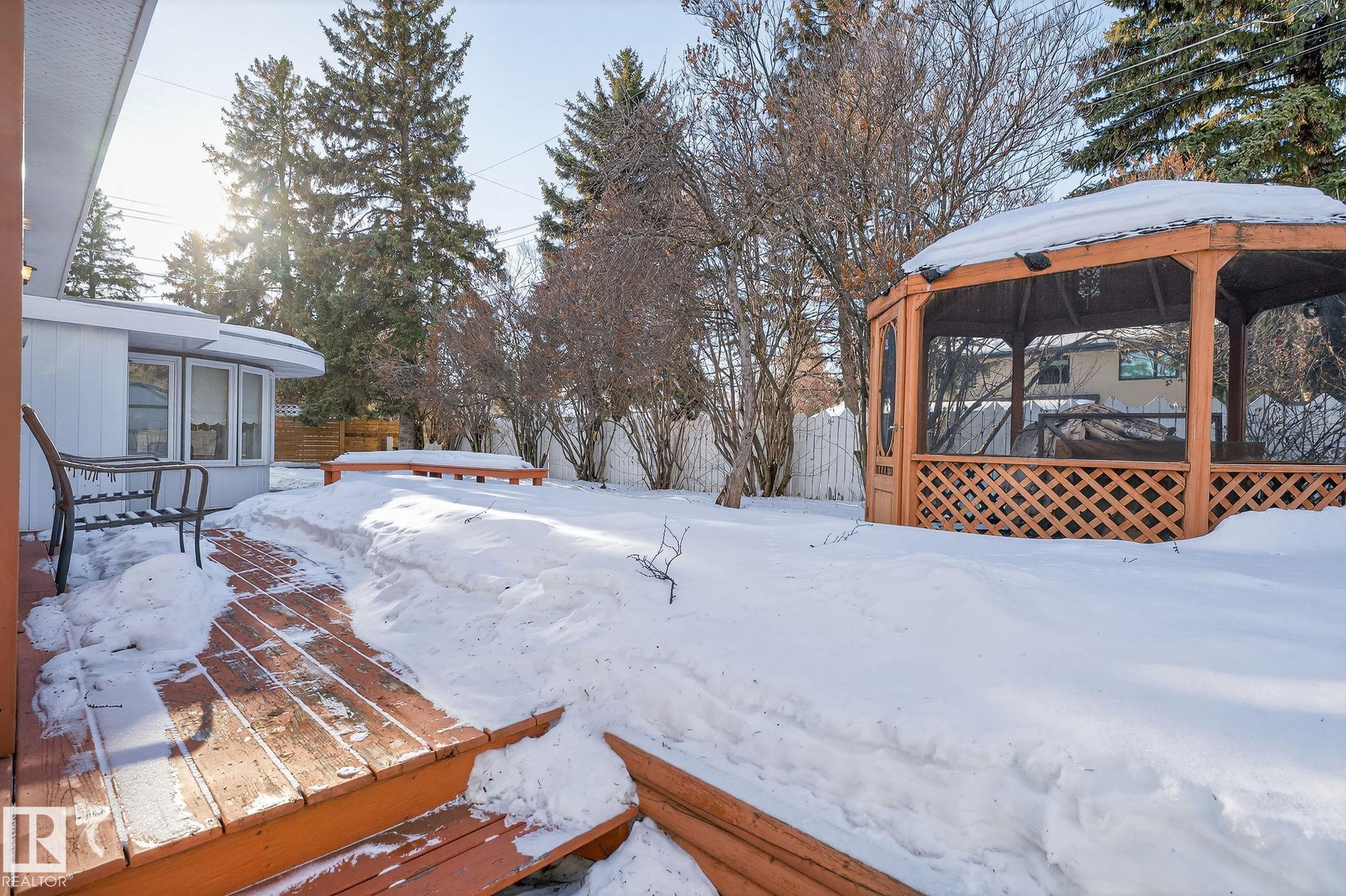 Photo 31 at 16 Laurier Place NW, Laurier Heights, Edmonton