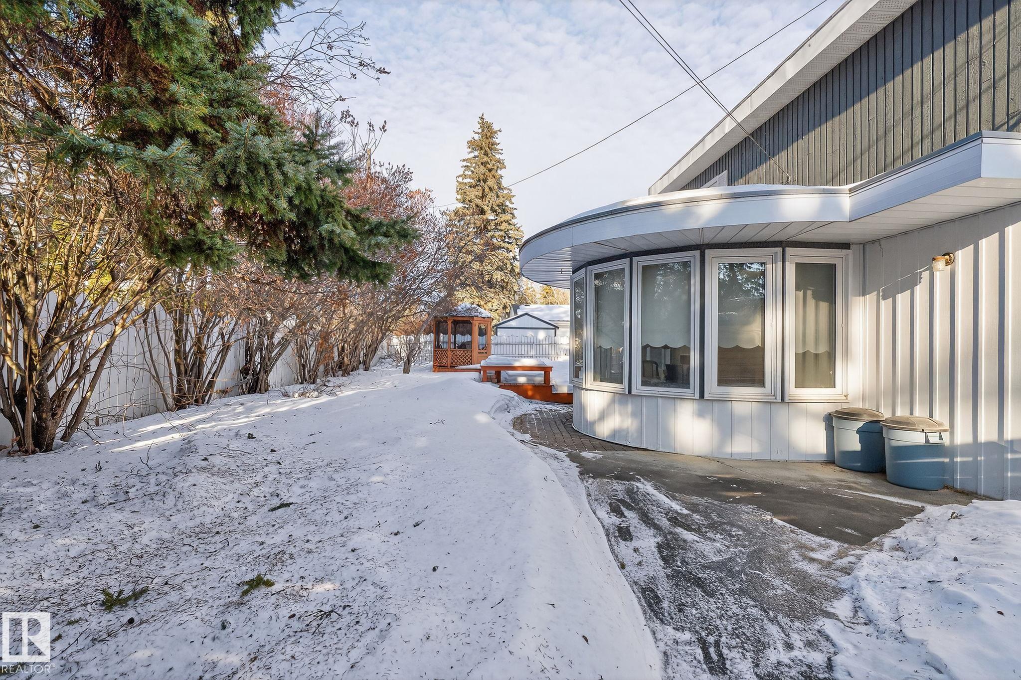 Photo 36 at 16 Laurier Place NW, Laurier Heights, Edmonton