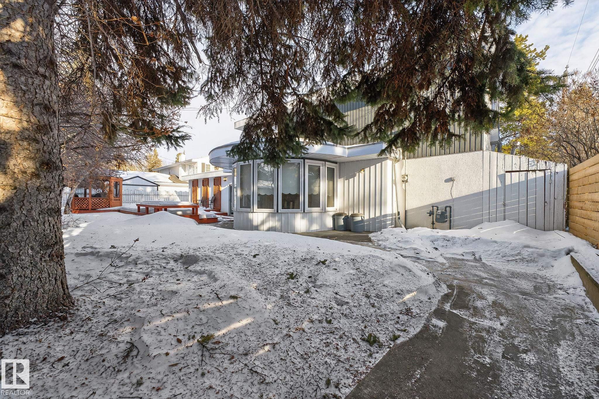 Photo 37 at 16 Laurier Place NW, Laurier Heights, Edmonton