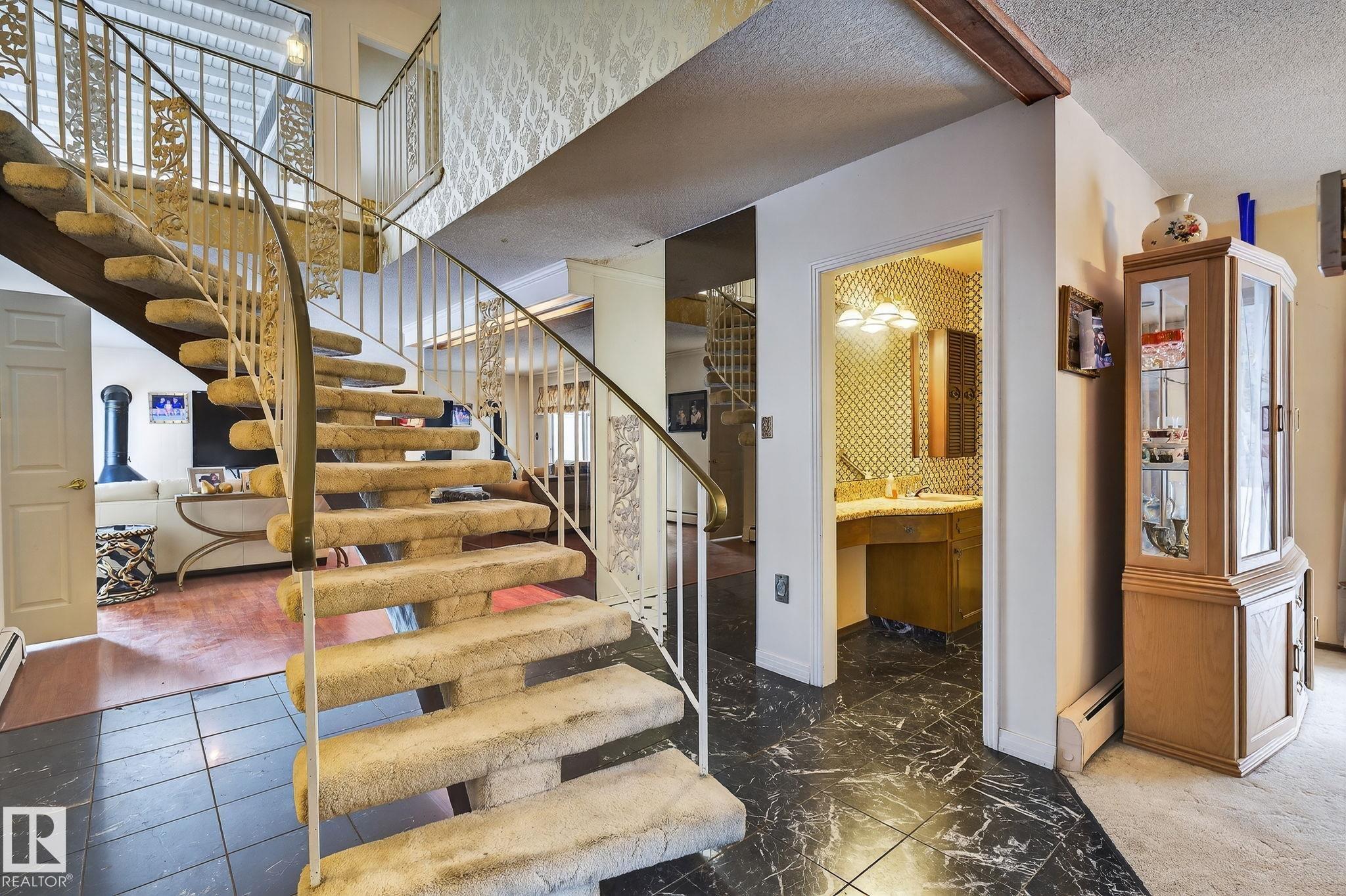 Photo 43 at 16 Laurier Place NW, Laurier Heights, Edmonton