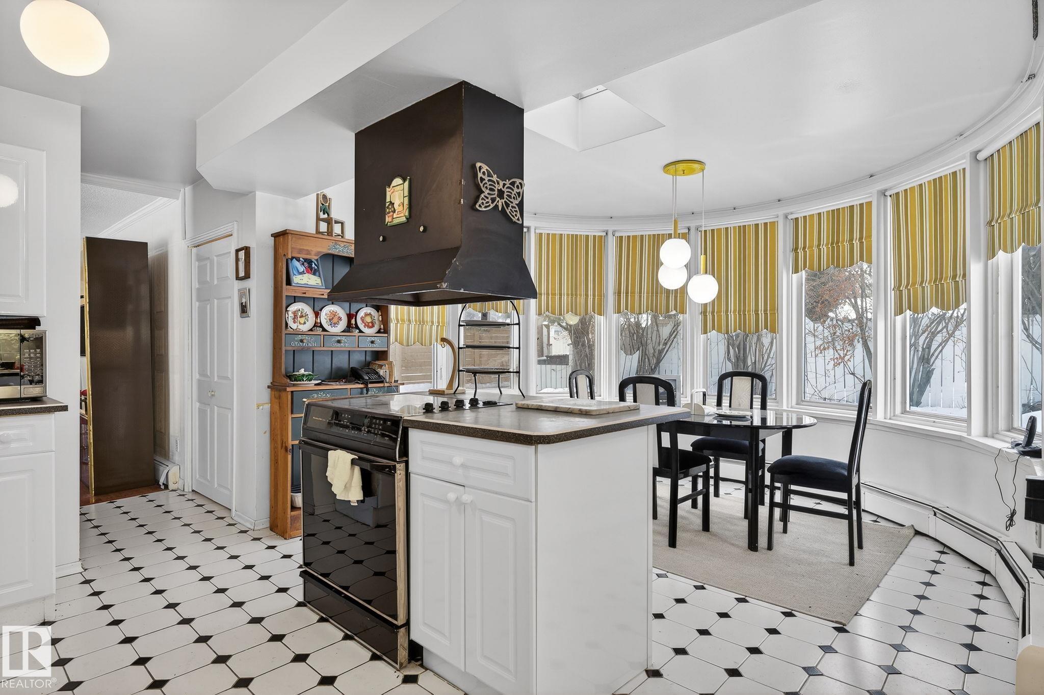 Photo 46 at 16 Laurier Place NW, Laurier Heights, Edmonton