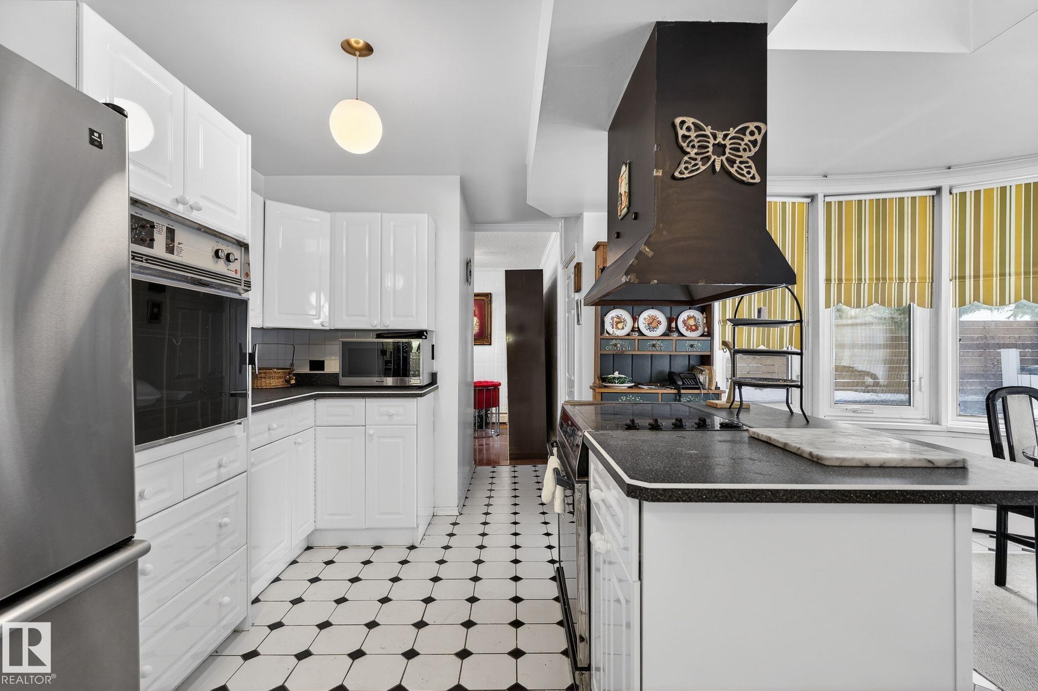 Photo 47 at 16 Laurier Place NW, Laurier Heights, Edmonton