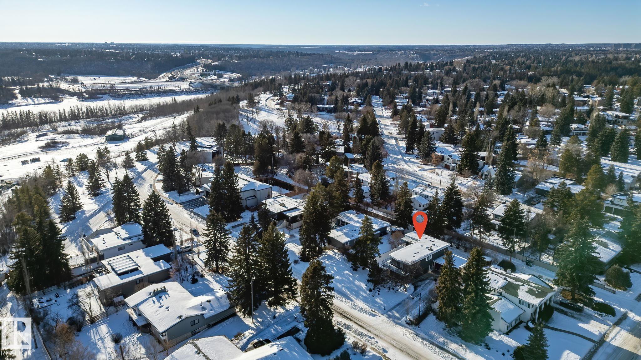 Photo 6 at 16 Laurier Place NW, Laurier Heights, Edmonton