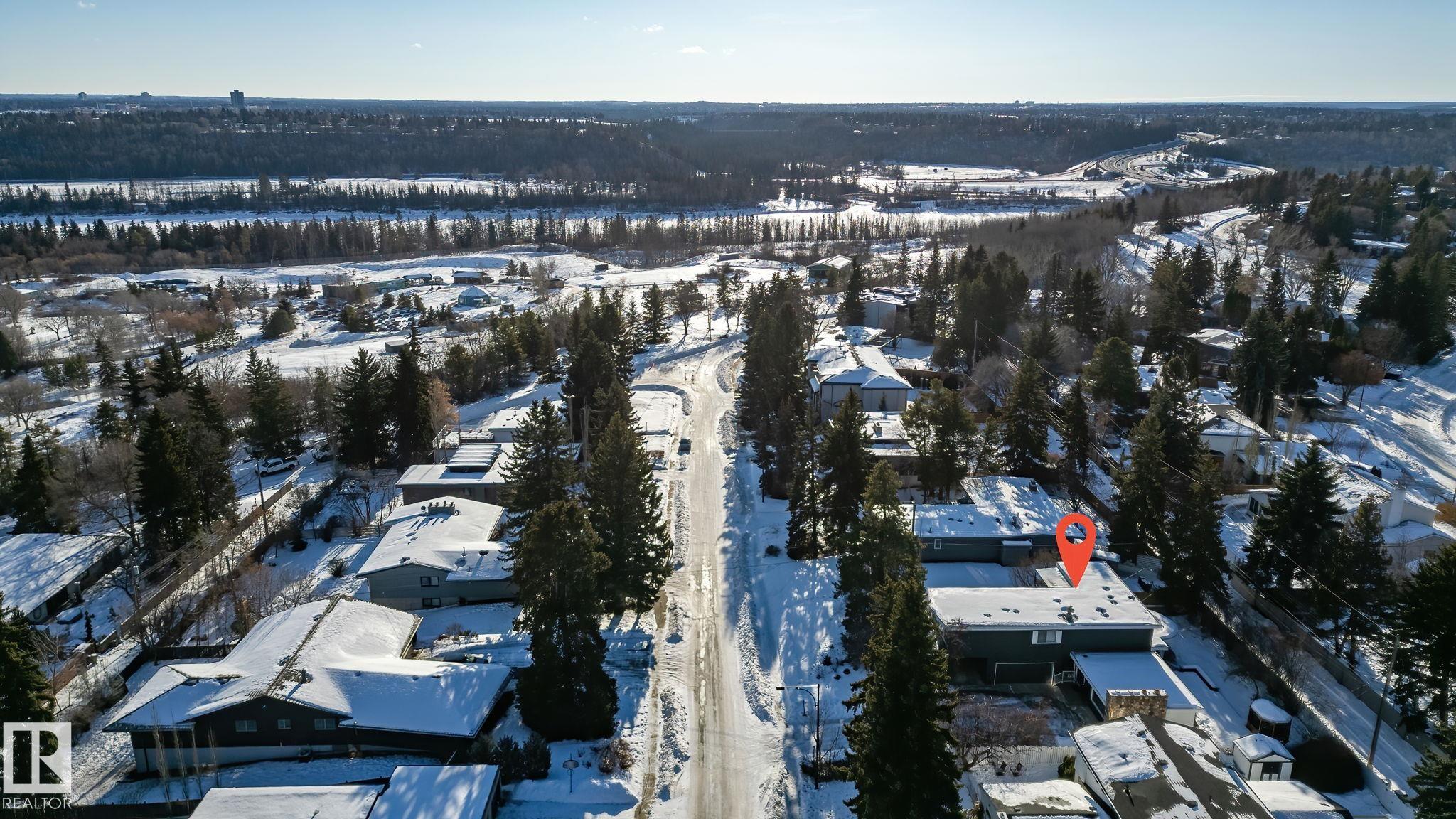 Photo 7 at 16 Laurier Place NW, Laurier Heights, Edmonton