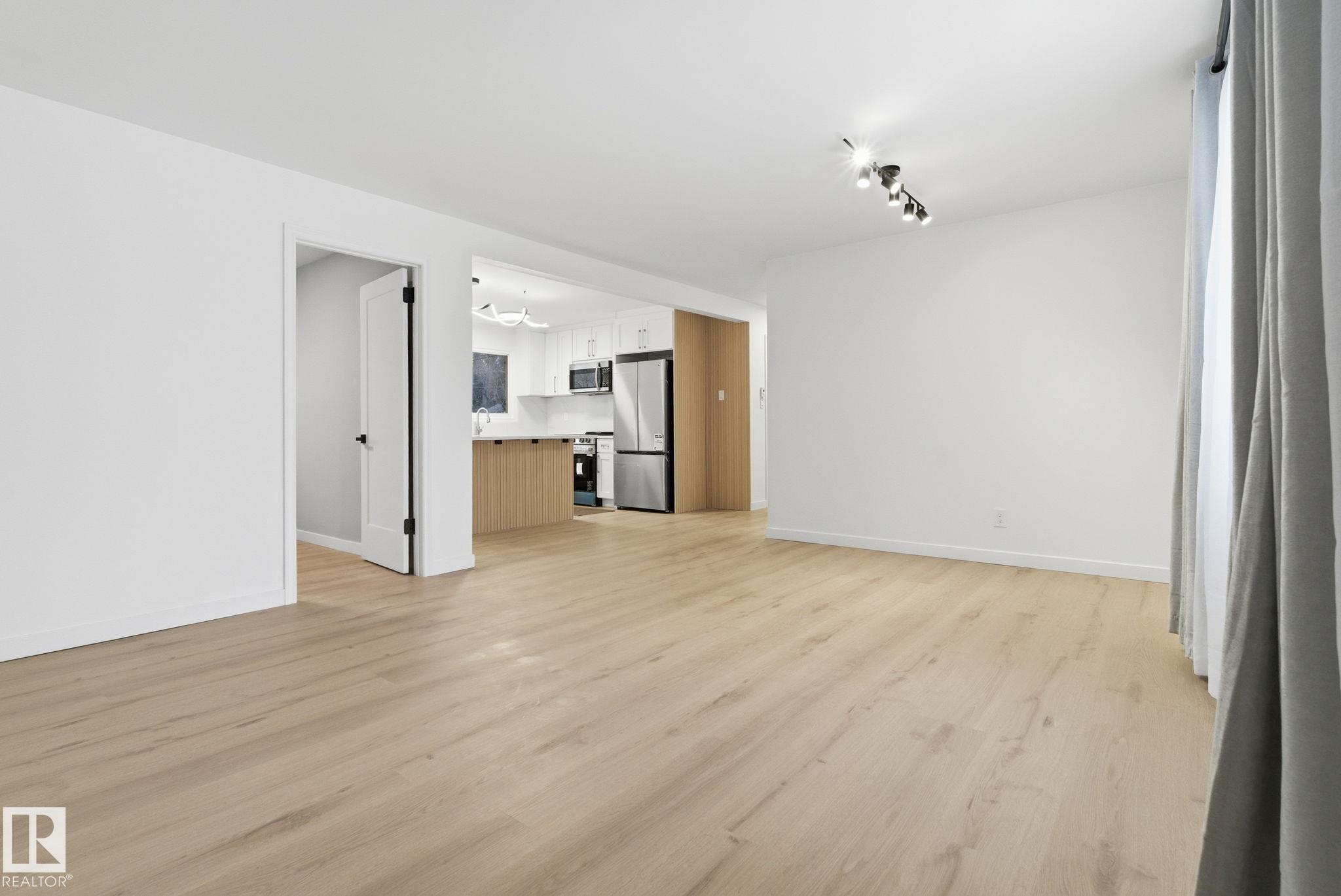 Photo 6 at 10226 154 Street NW, Canora, Edmonton