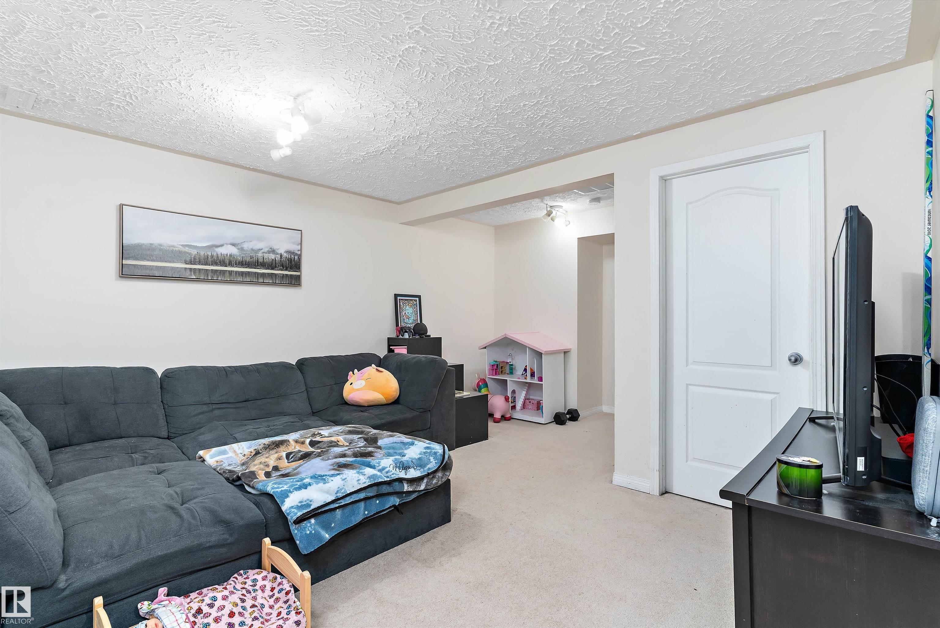 Photo 30 at 3320 48 Street NW, Weinlos, Edmonton