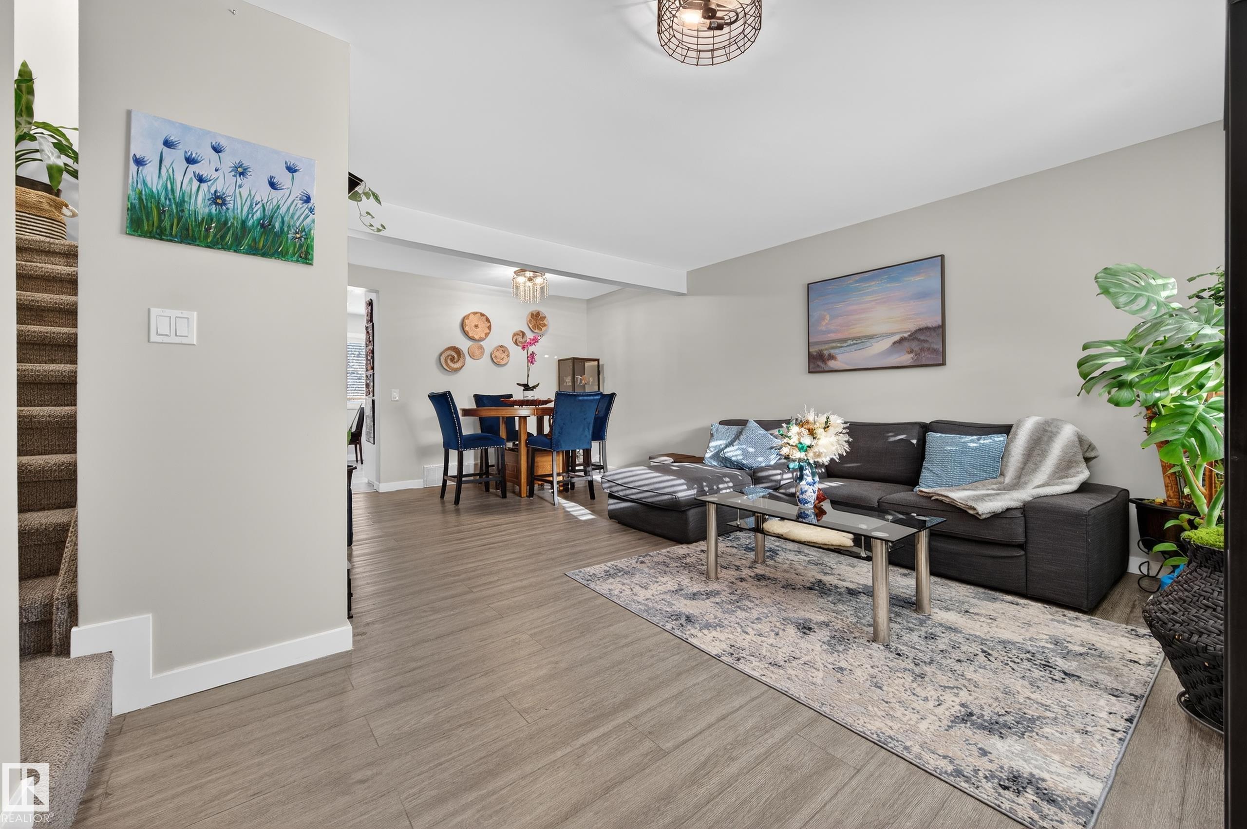 Photo 2 at 4755 35 Avenue NW, Minchau, Edmonton