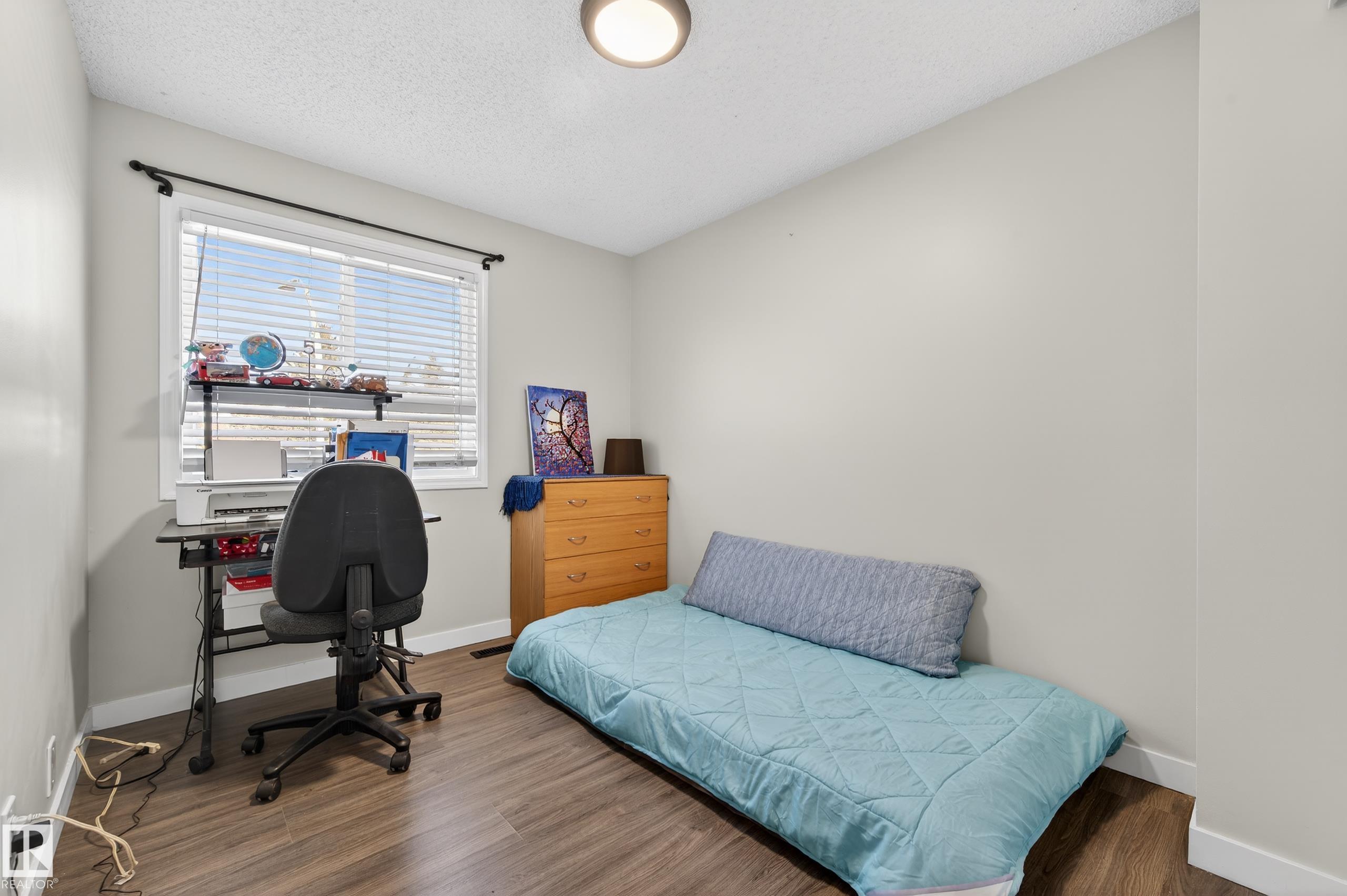 Photo 16 at 4755 35 Avenue NW, Minchau, Edmonton