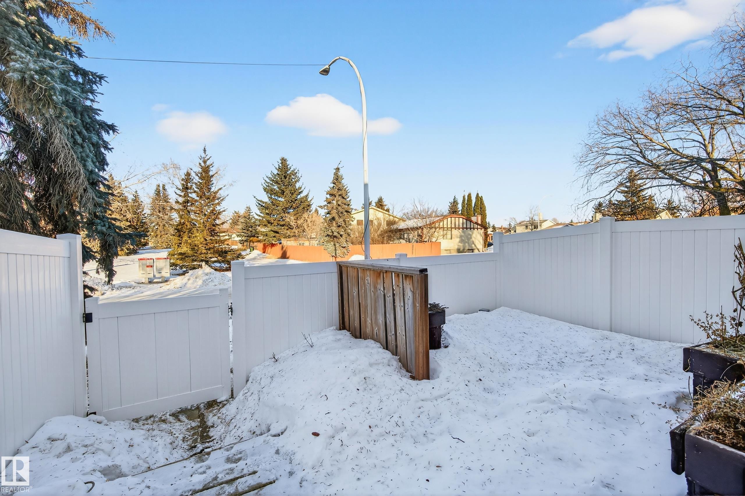 Photo 18 at 4755 35 Avenue NW, Minchau, Edmonton