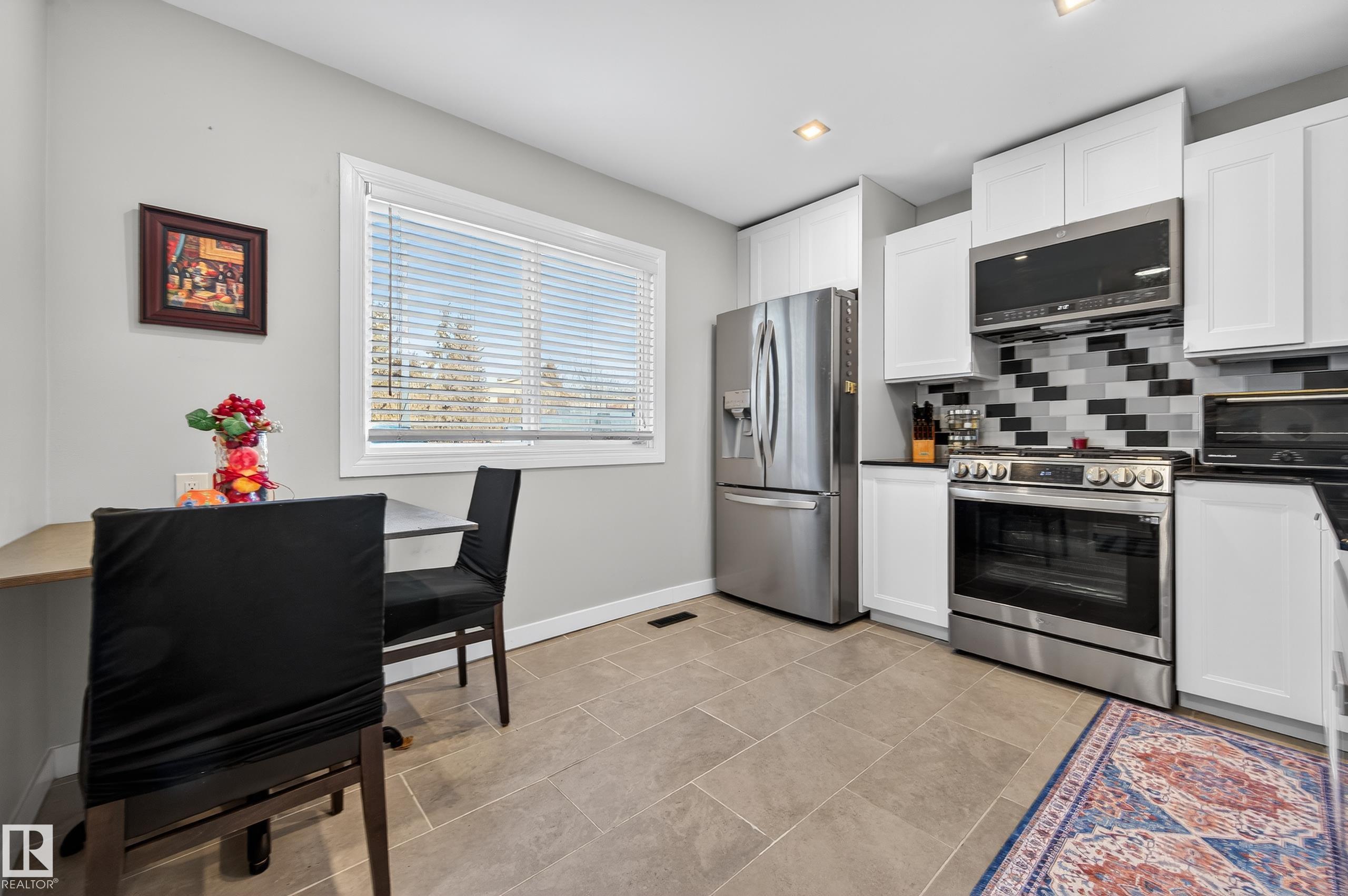 Photo 7 at 4755 35 Avenue NW, Minchau, Edmonton