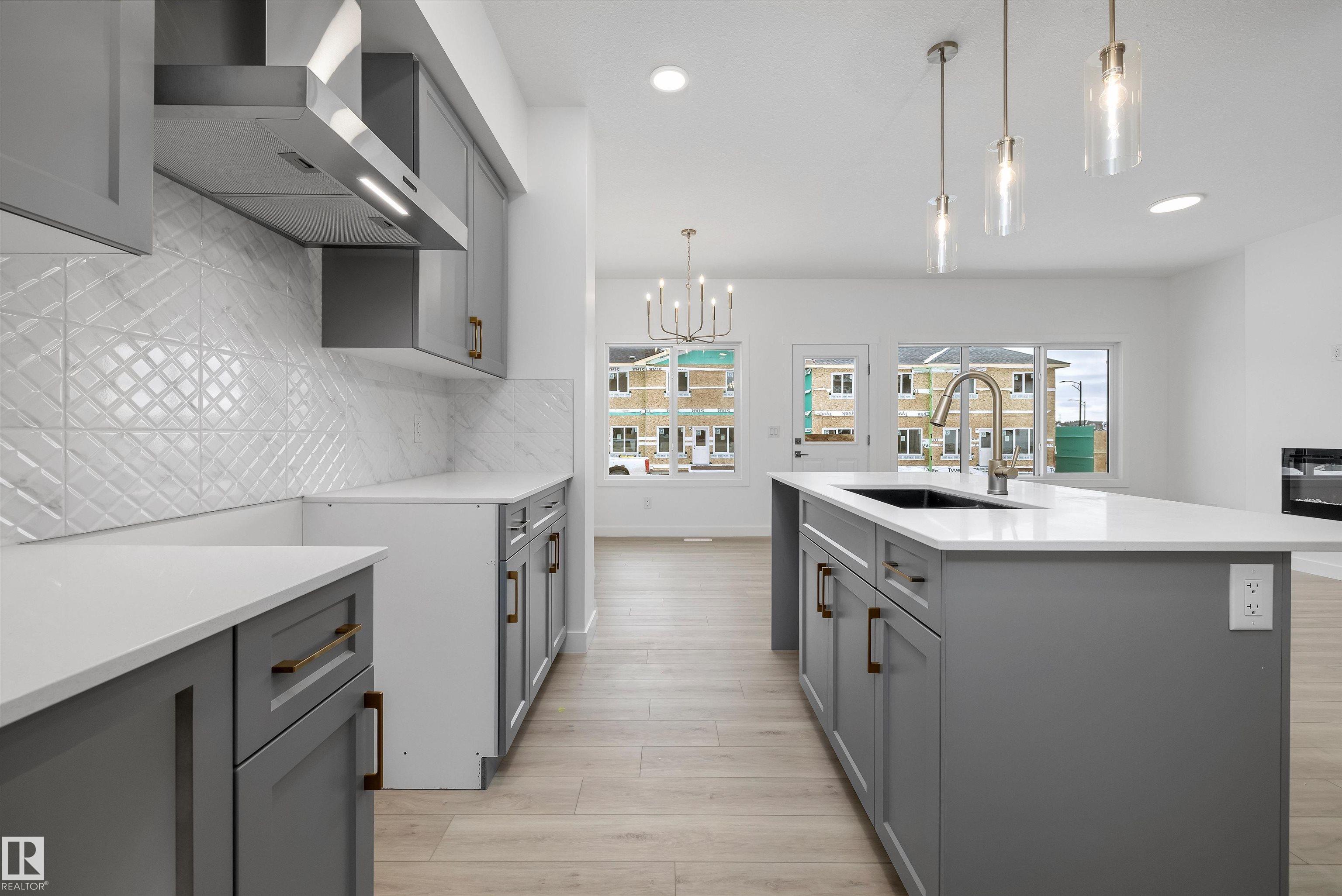 Photo 11 at 921 19 Avenue NW, Aster, Edmonton