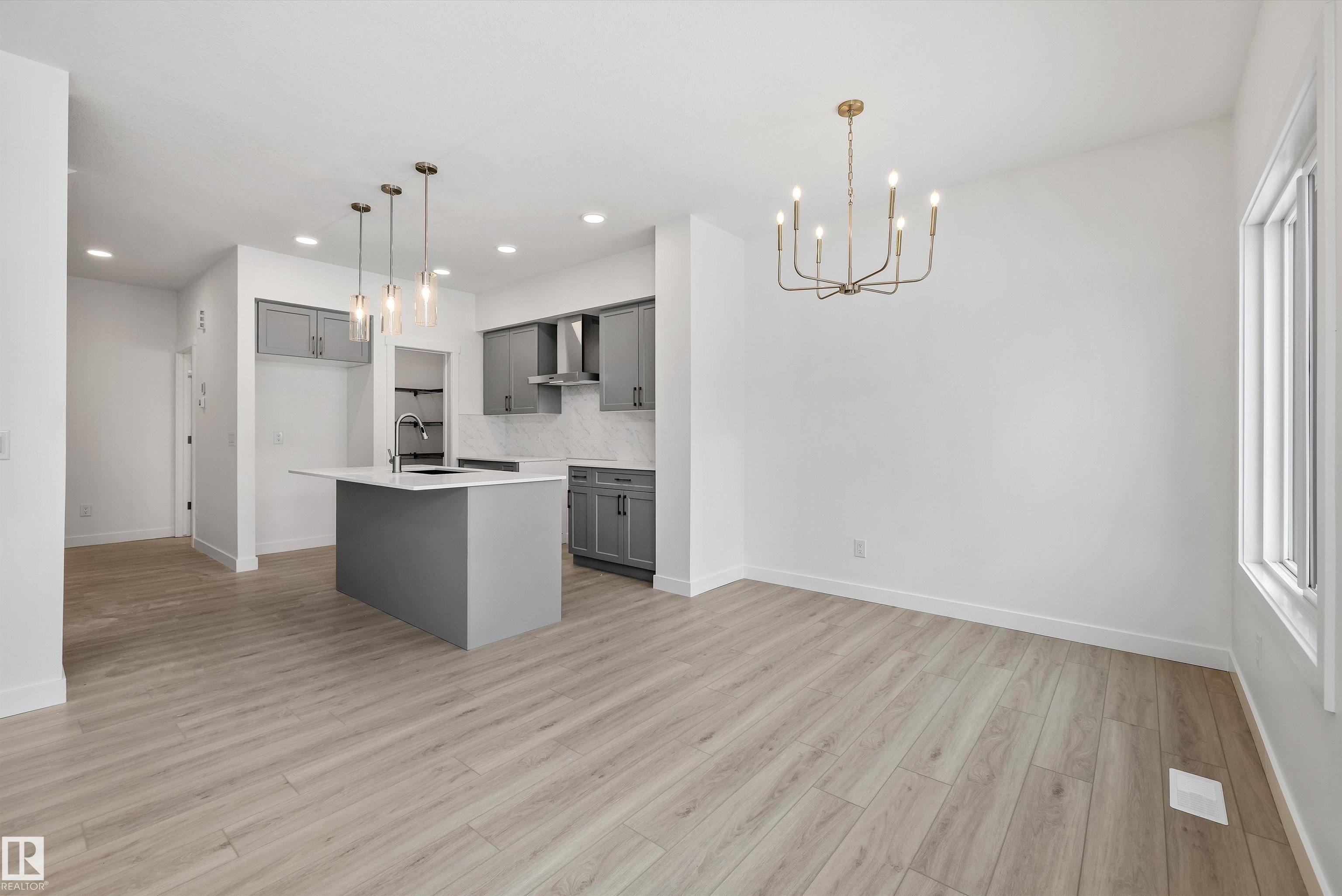 Photo 15 at 921 19 Avenue NW, Aster, Edmonton