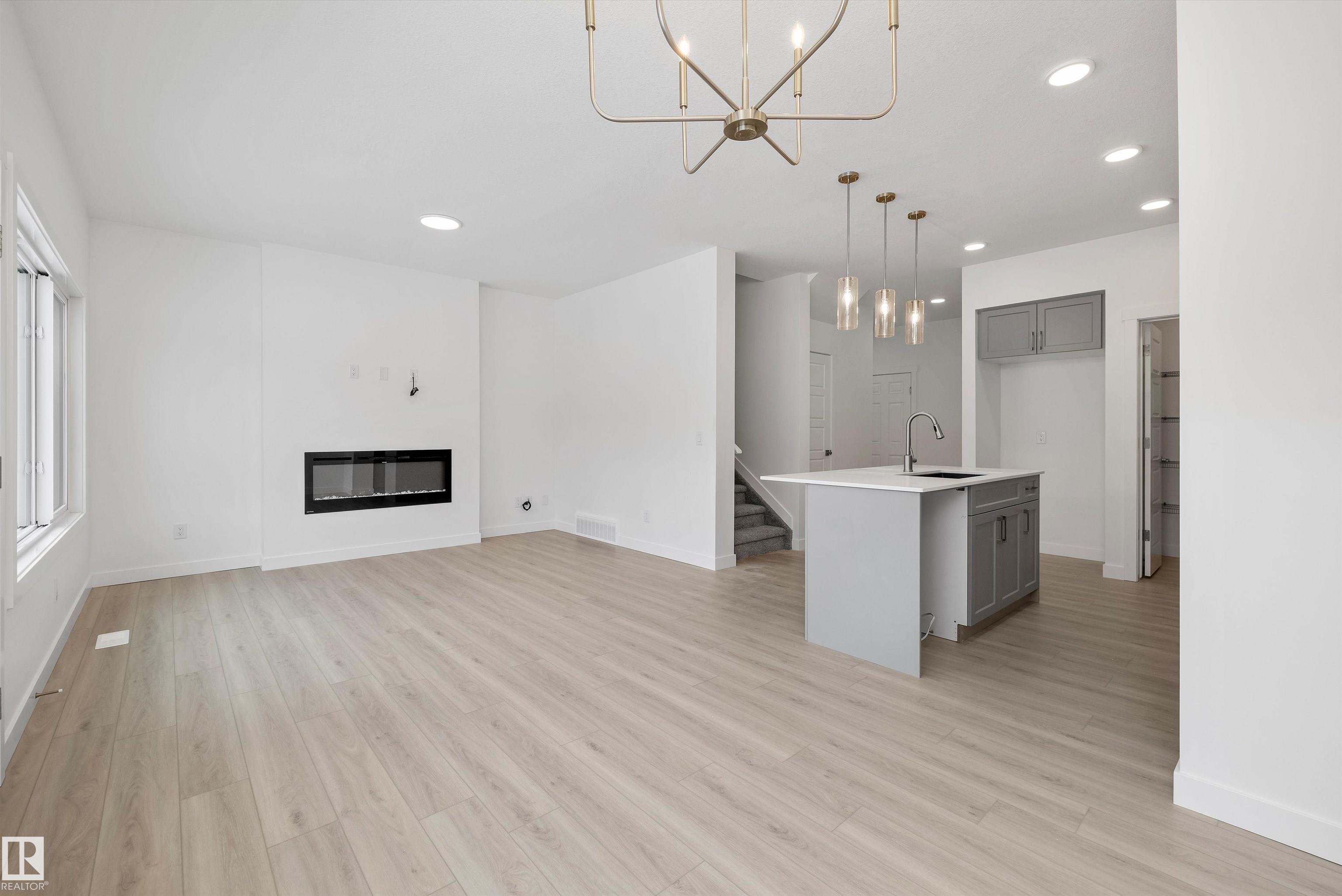 Photo 16 at 921 19 Avenue NW, Aster, Edmonton