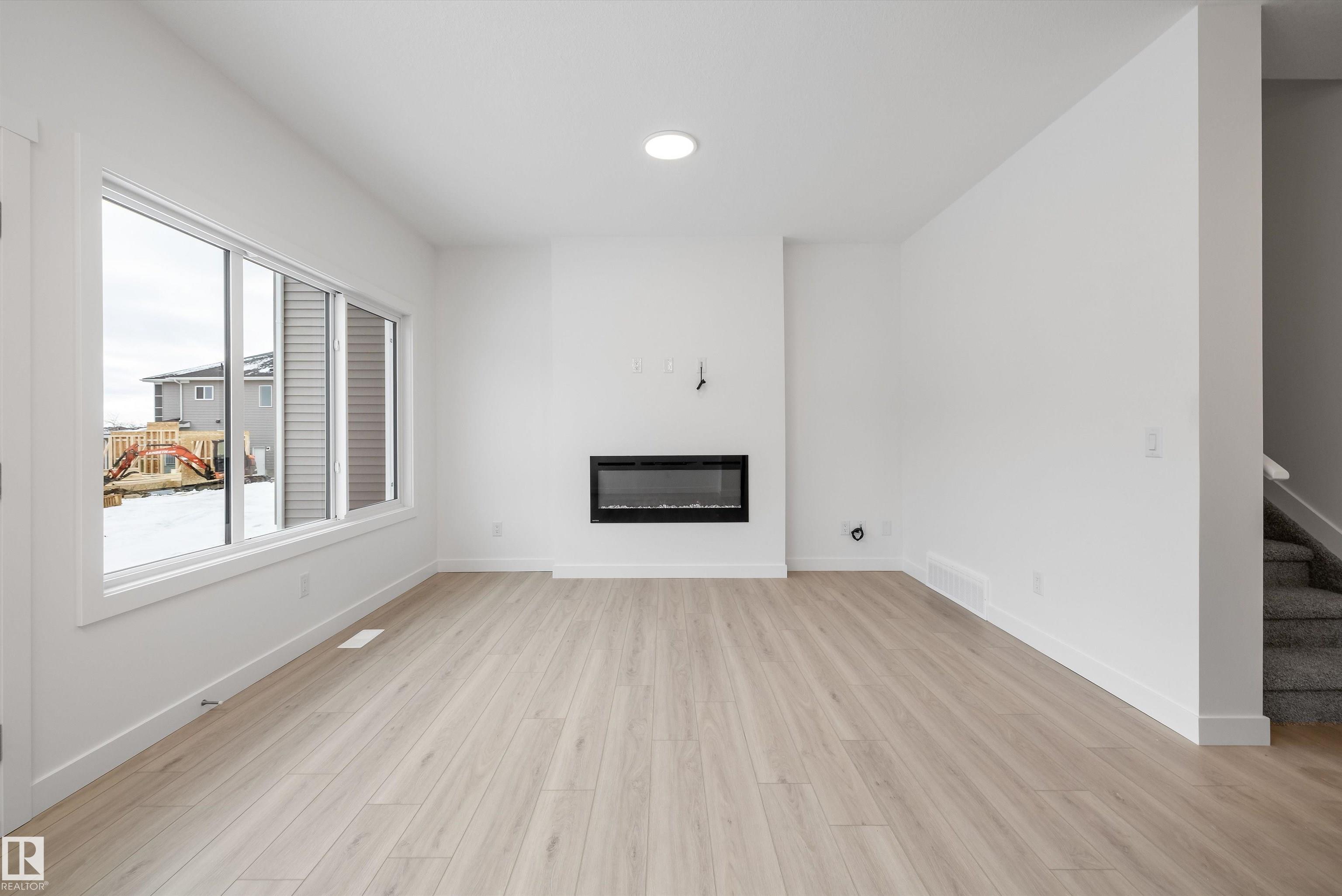 Photo 18 at 921 19 Avenue NW, Aster, Edmonton