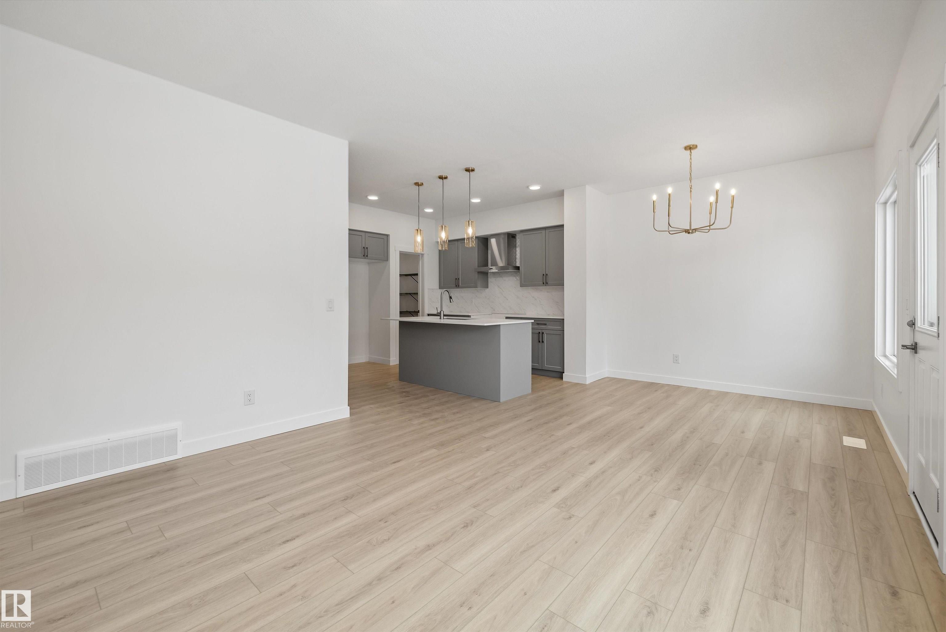 Photo 21 at 921 19 Avenue NW, Aster, Edmonton