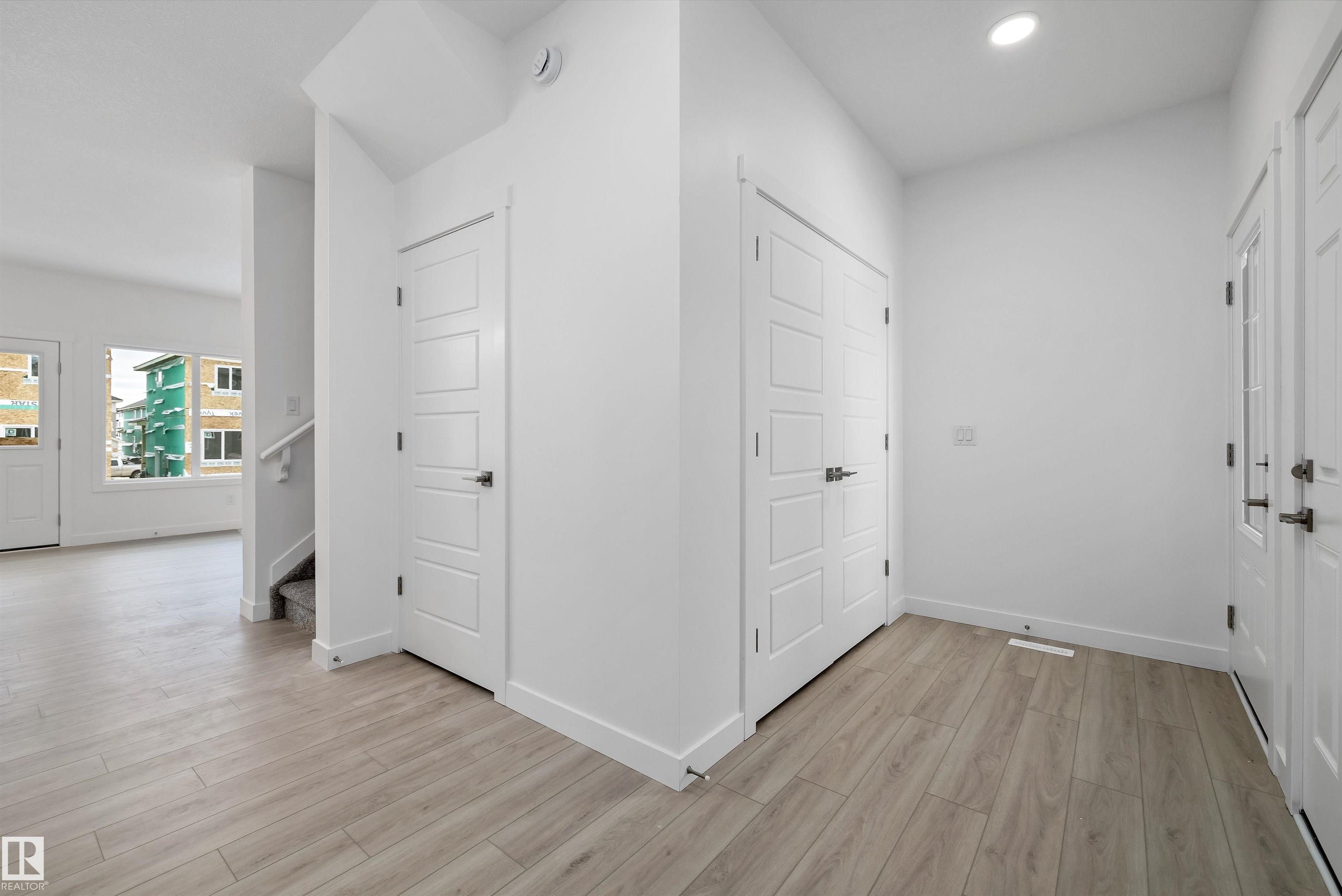 Photo 4 at 921 19 Avenue NW, Aster, Edmonton