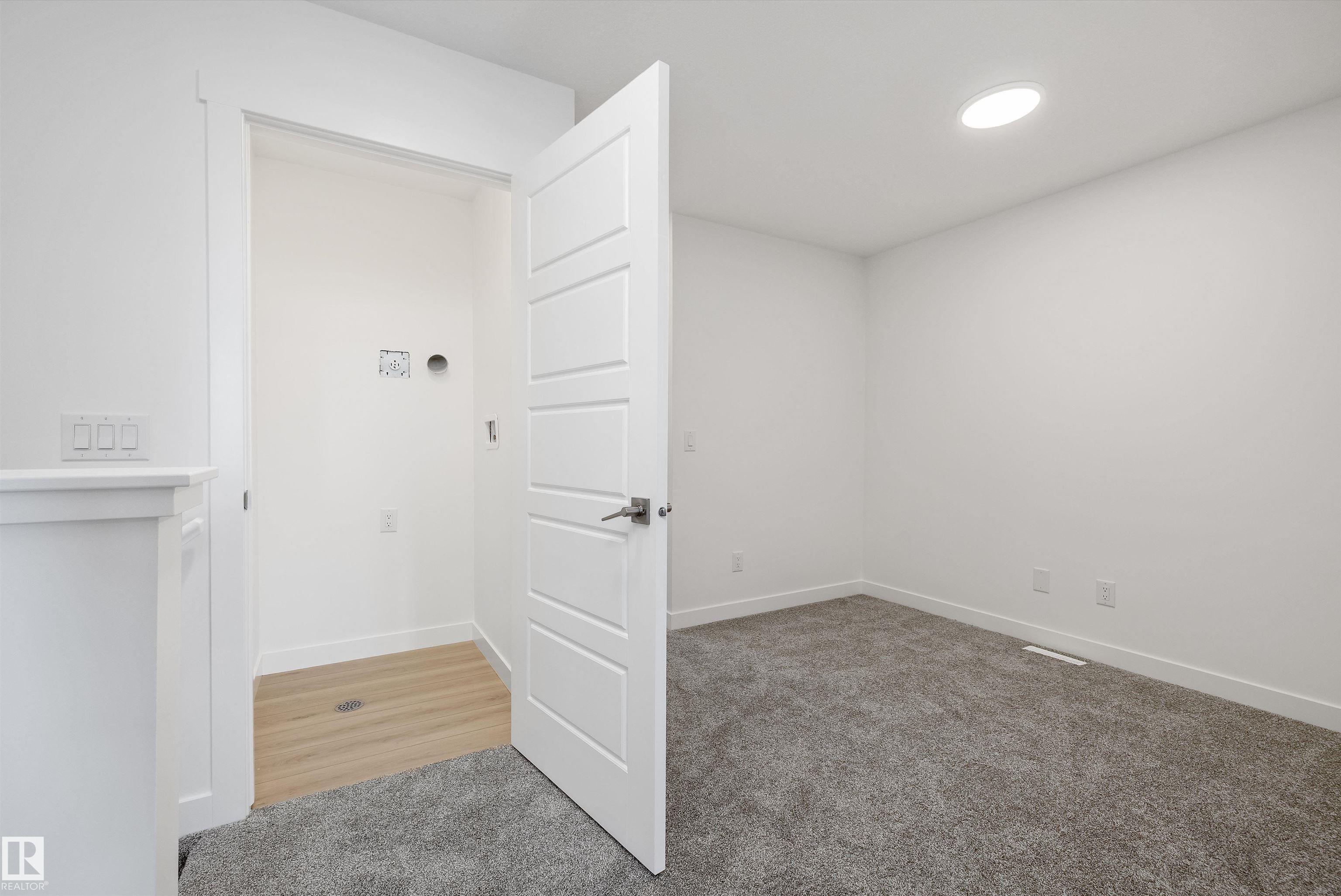 Photo 31 at 921 19 Avenue NW, Aster, Edmonton