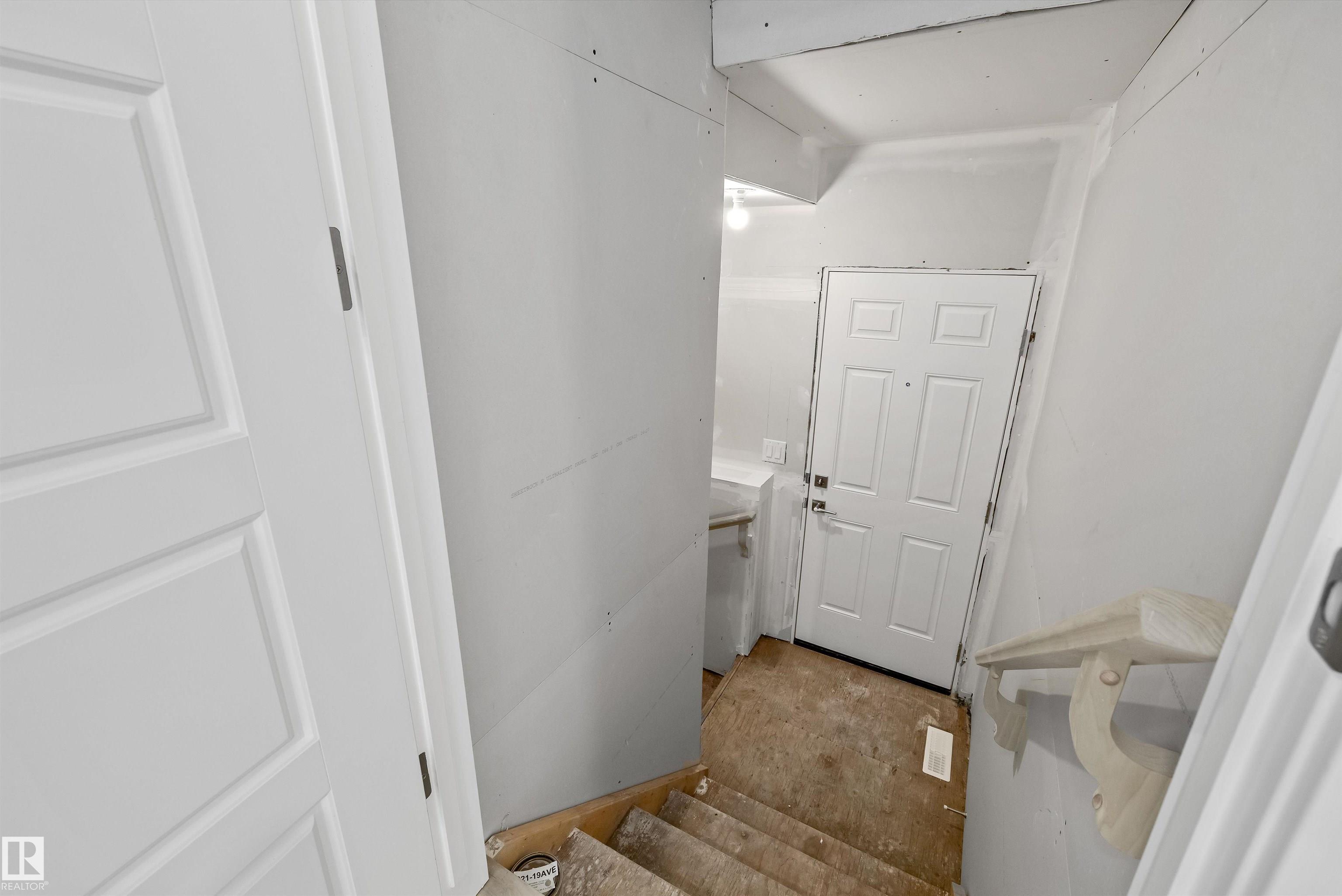 Photo 39 at 921 19 Avenue NW, Aster, Edmonton