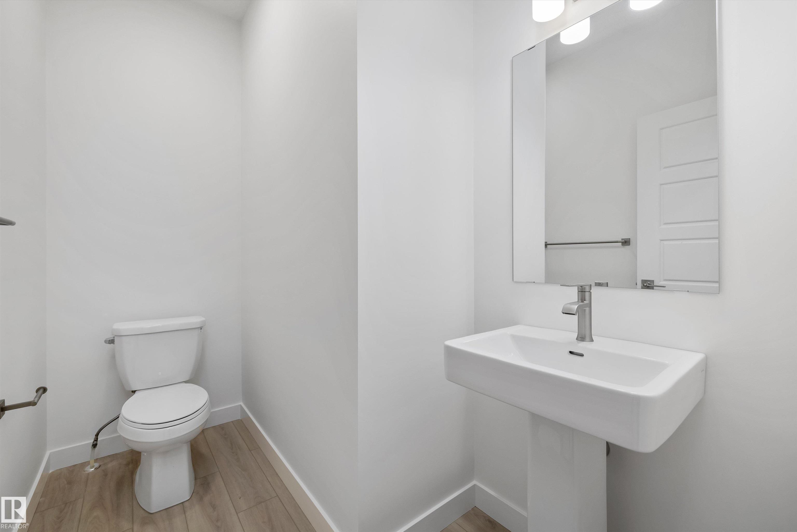 Photo 6 at 921 19 Avenue NW, Aster, Edmonton