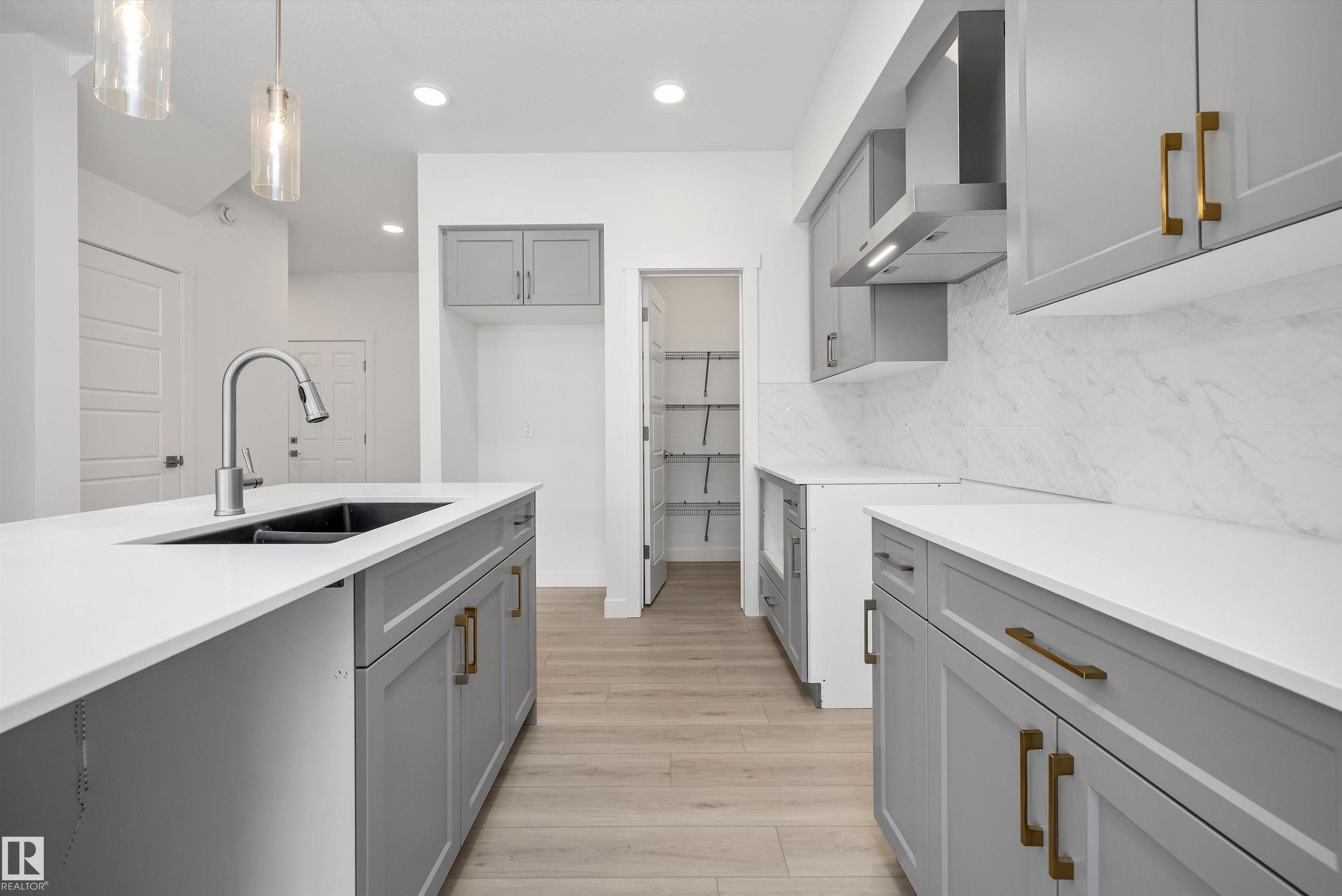 Photo 10 at 921 19 Avenue NW, Aster, Edmonton