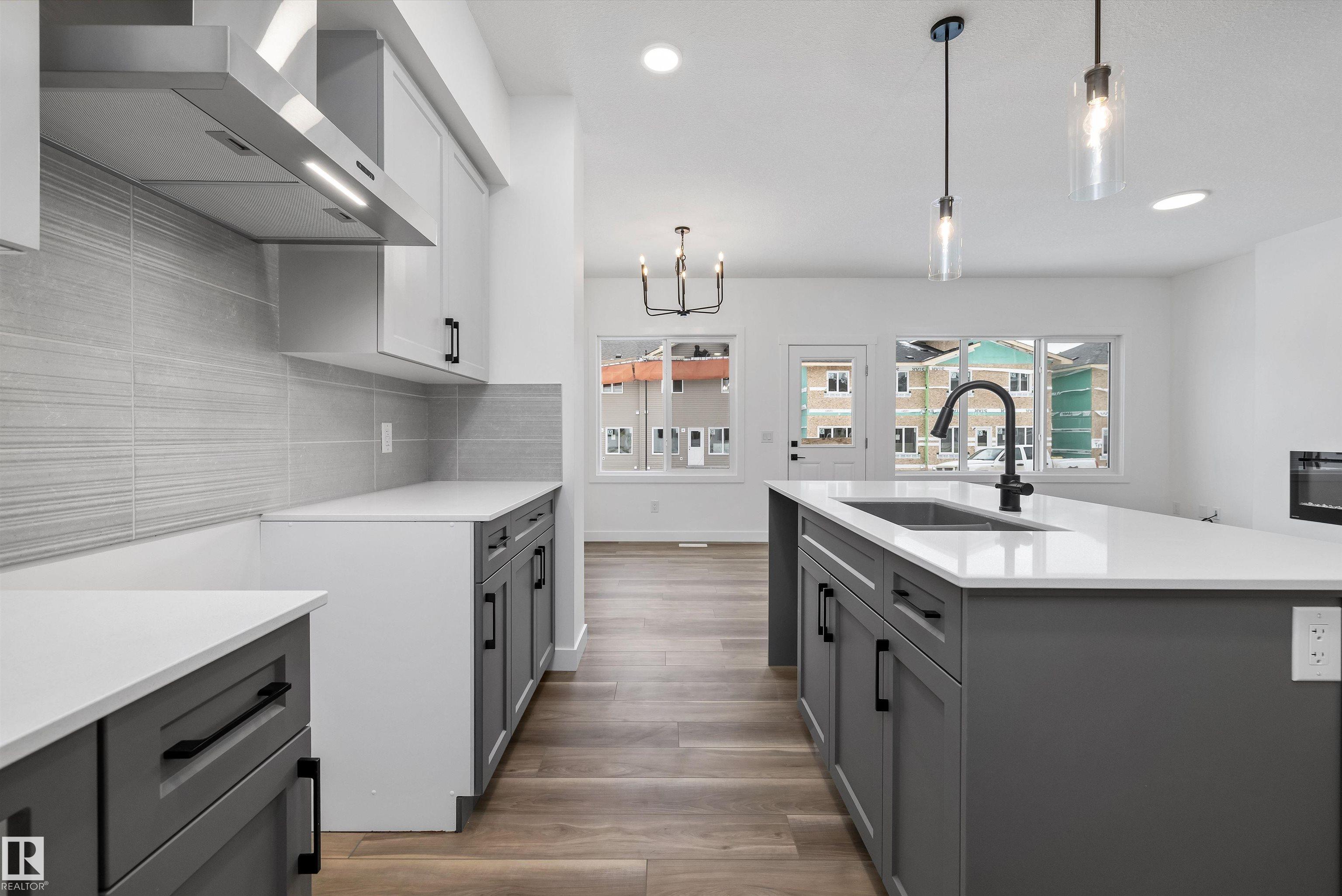 Photo 11 at 917 19 Avenue NW, Aster, Edmonton