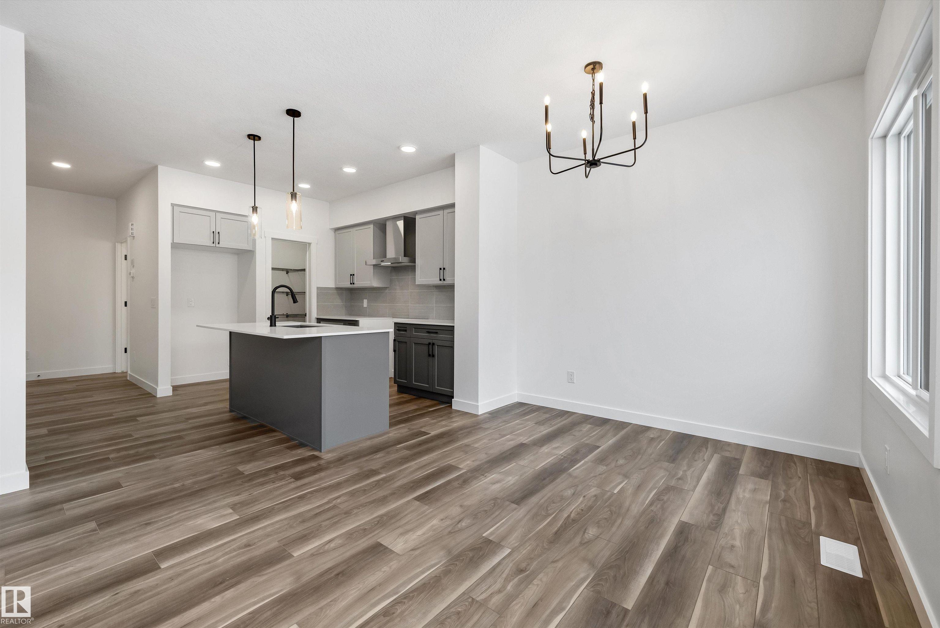 Photo 14 at 917 19 Avenue NW, Aster, Edmonton