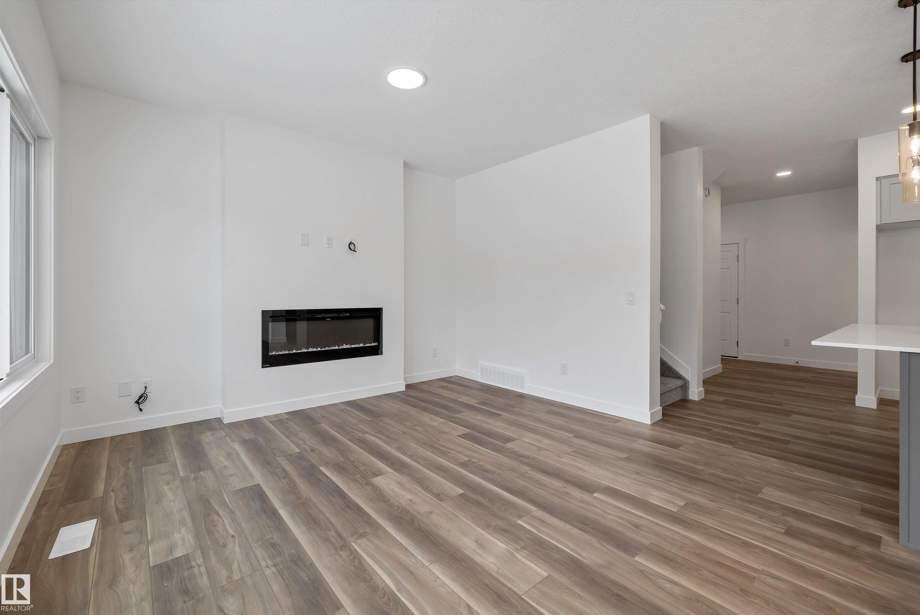 Photo 16 at 917 19 Avenue NW, Aster, Edmonton