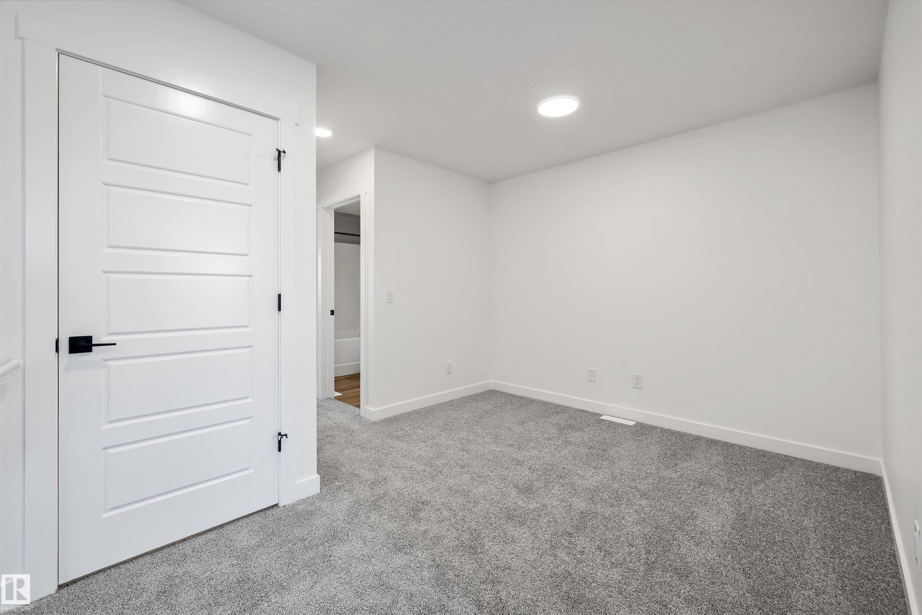 Photo 21 at 917 19 Avenue NW, Aster, Edmonton