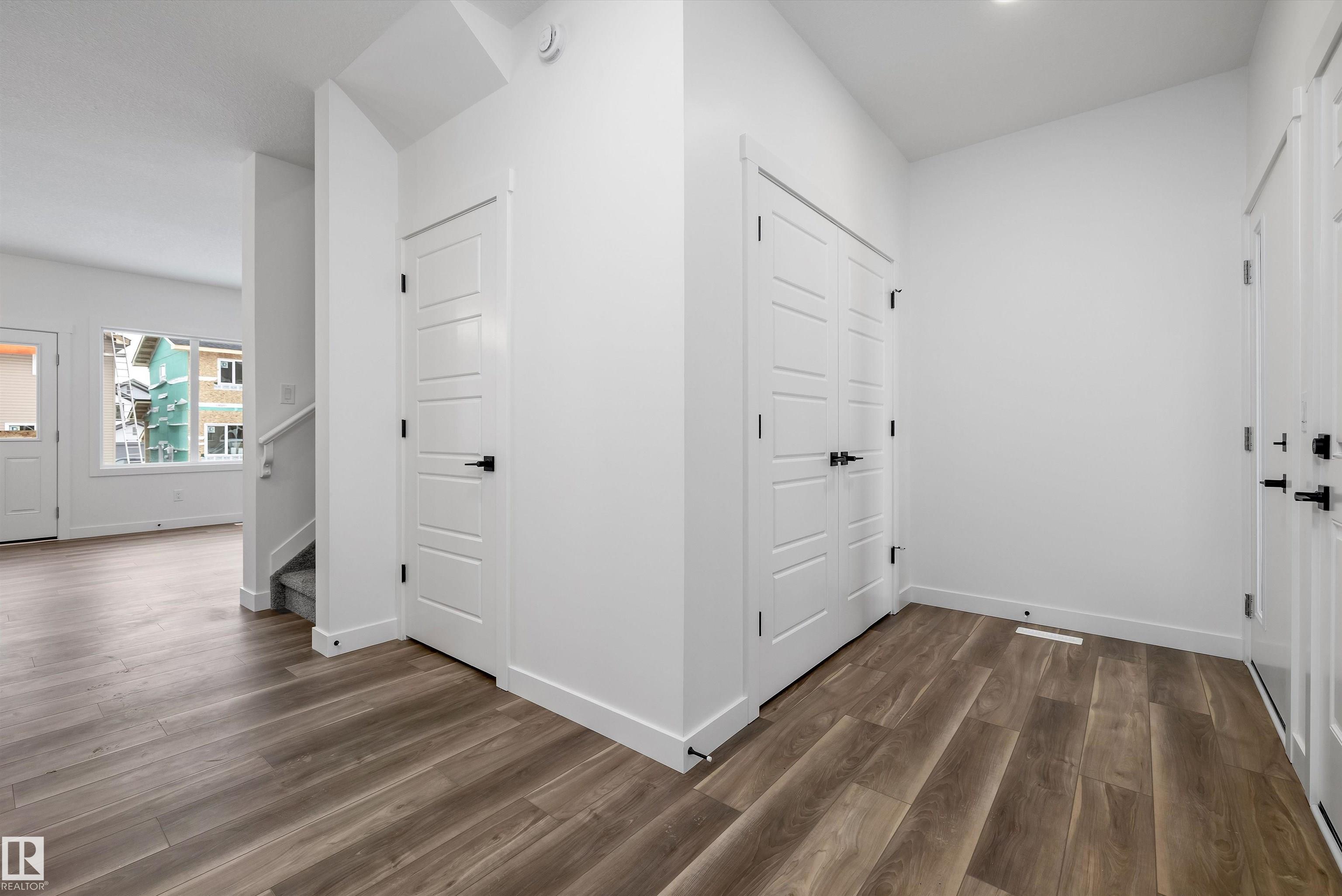 Photo 4 at 917 19 Avenue NW, Aster, Edmonton