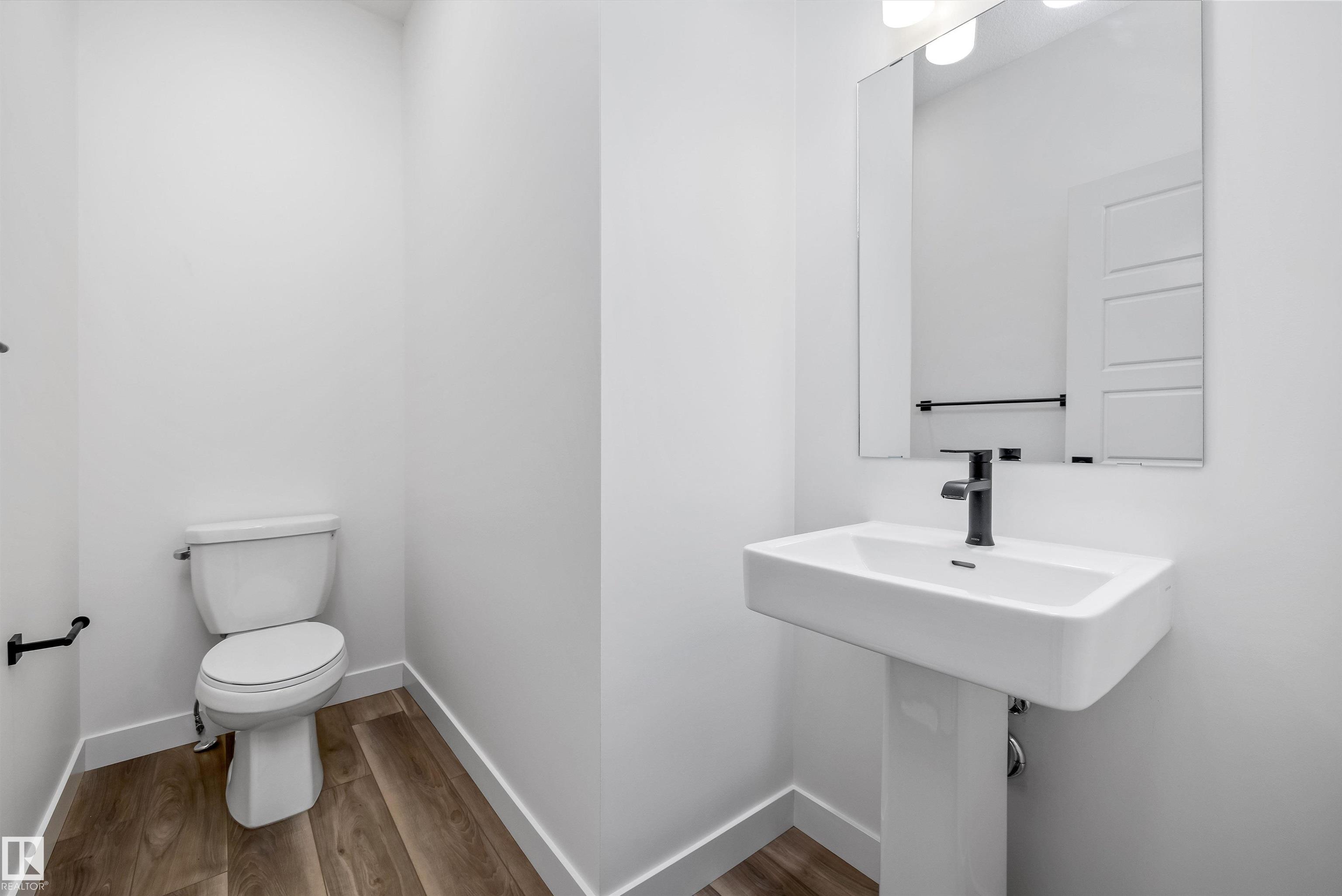 Photo 5 at 917 19 Avenue NW, Aster, Edmonton