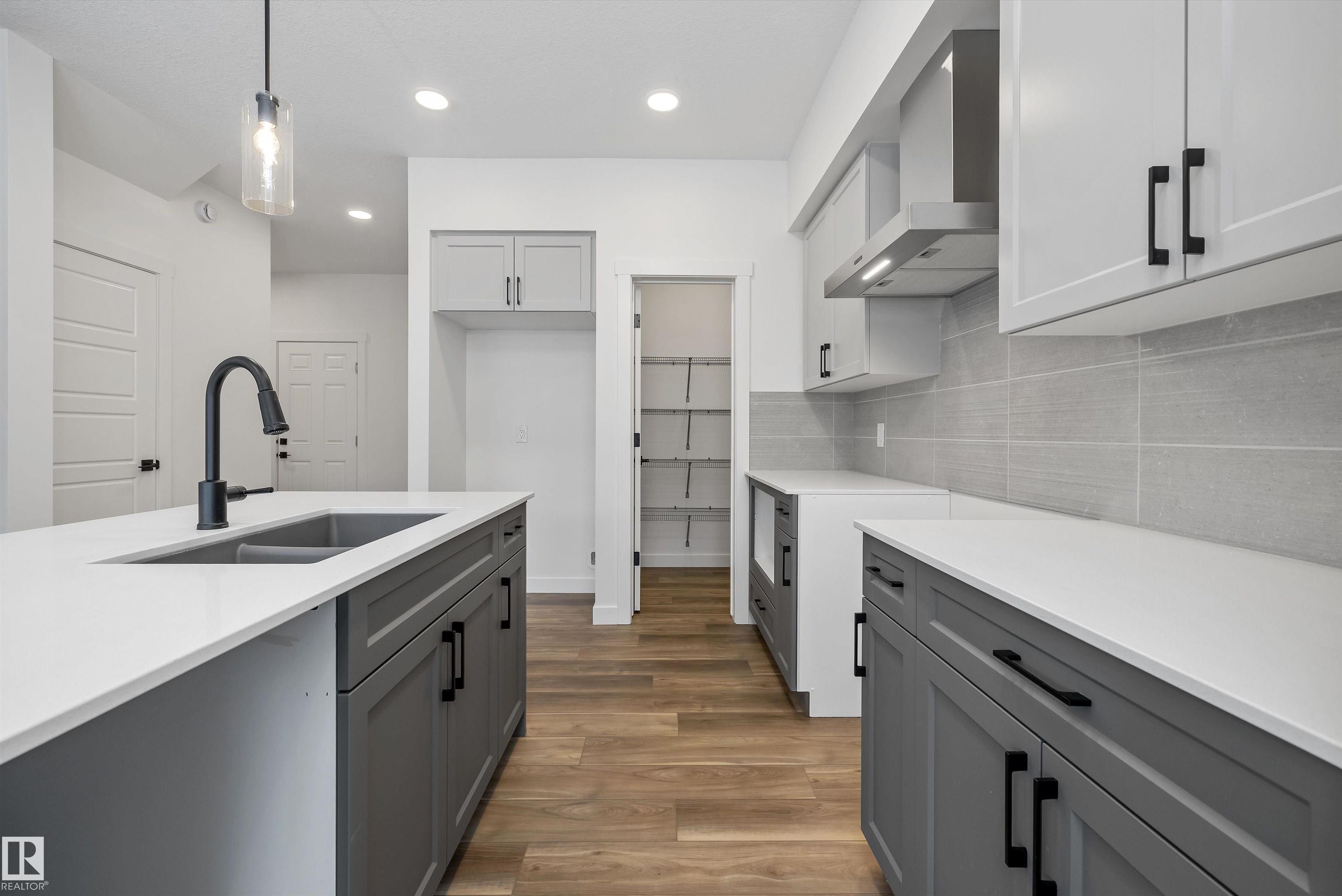 Photo 9 at 917 19 Avenue NW, Aster, Edmonton