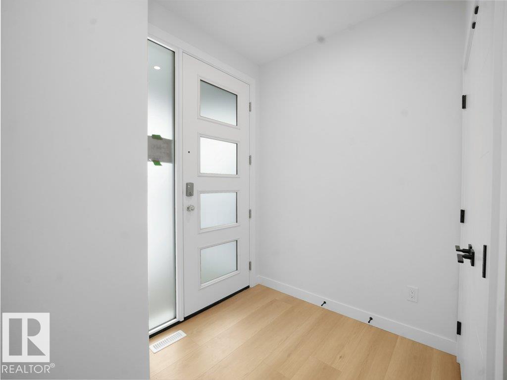 Photo 13 at 3324 Chickadee Drive NW, Starling, Edmonton