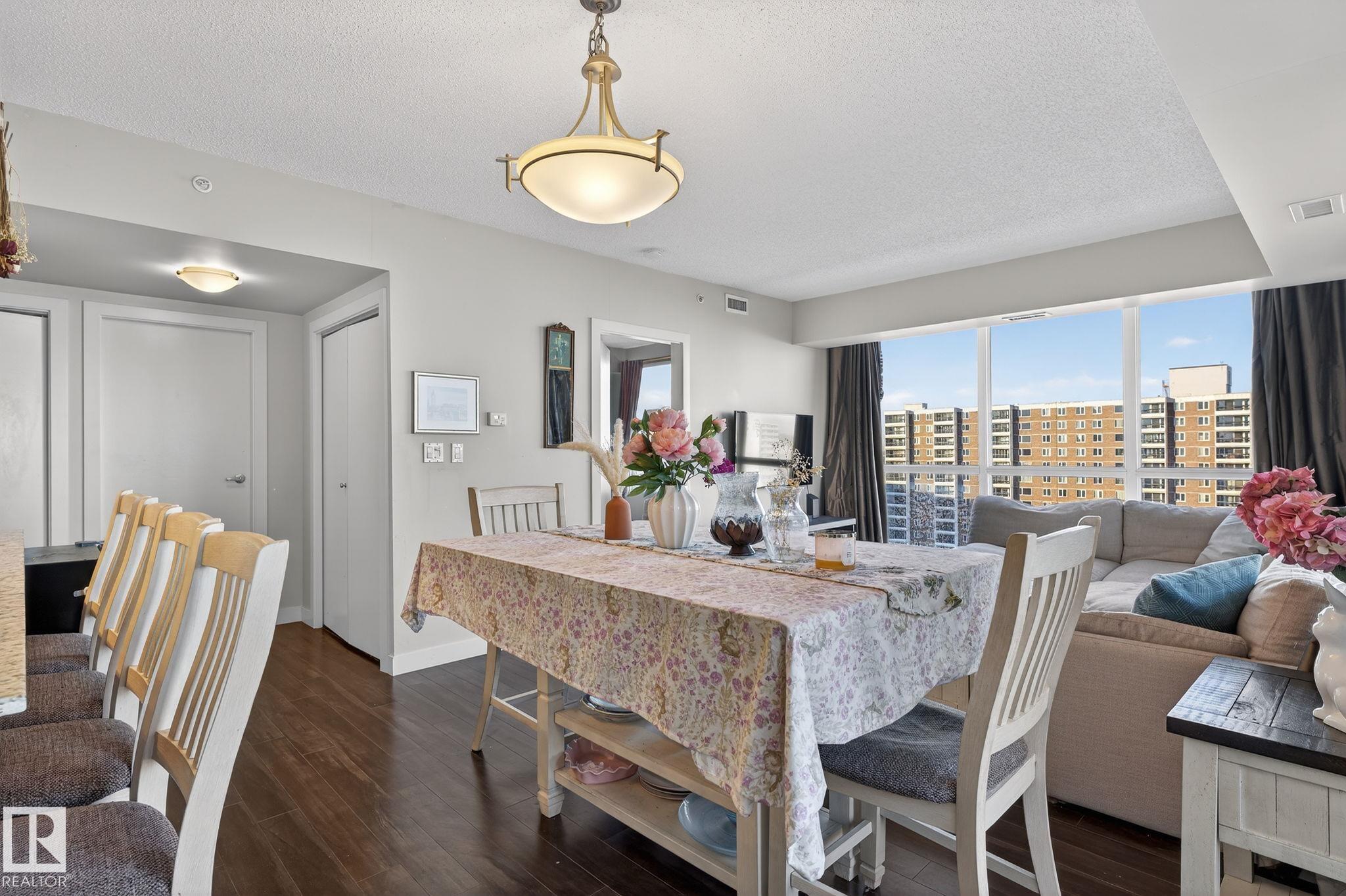 Photo 10 at 1404 - 10046 117 Street NW, Wîhkwêntôwin, Edmonton