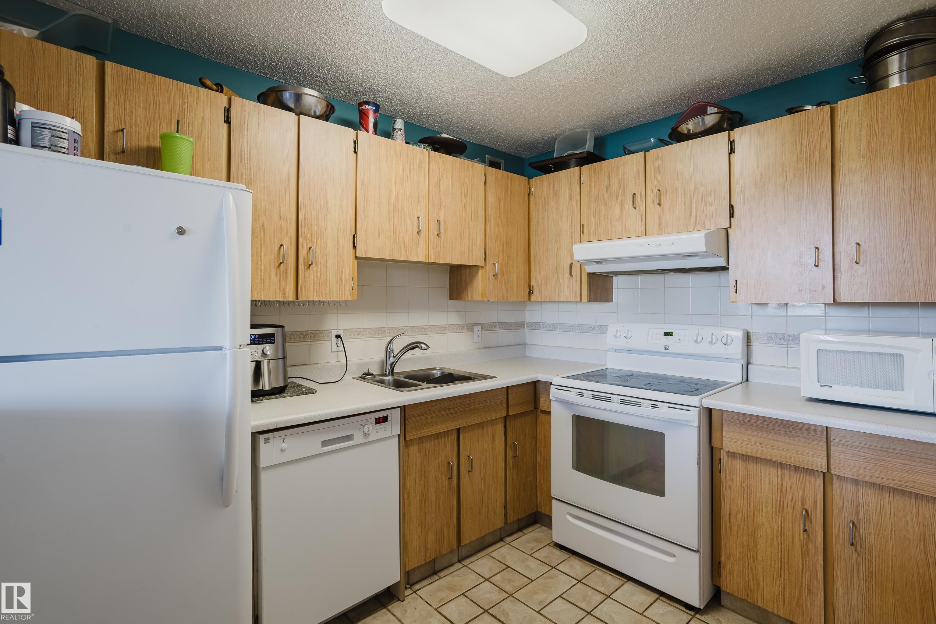 Photo 31 at 903 - 9916 113 Street NW, Wîhkwêntôwin, Edmonton