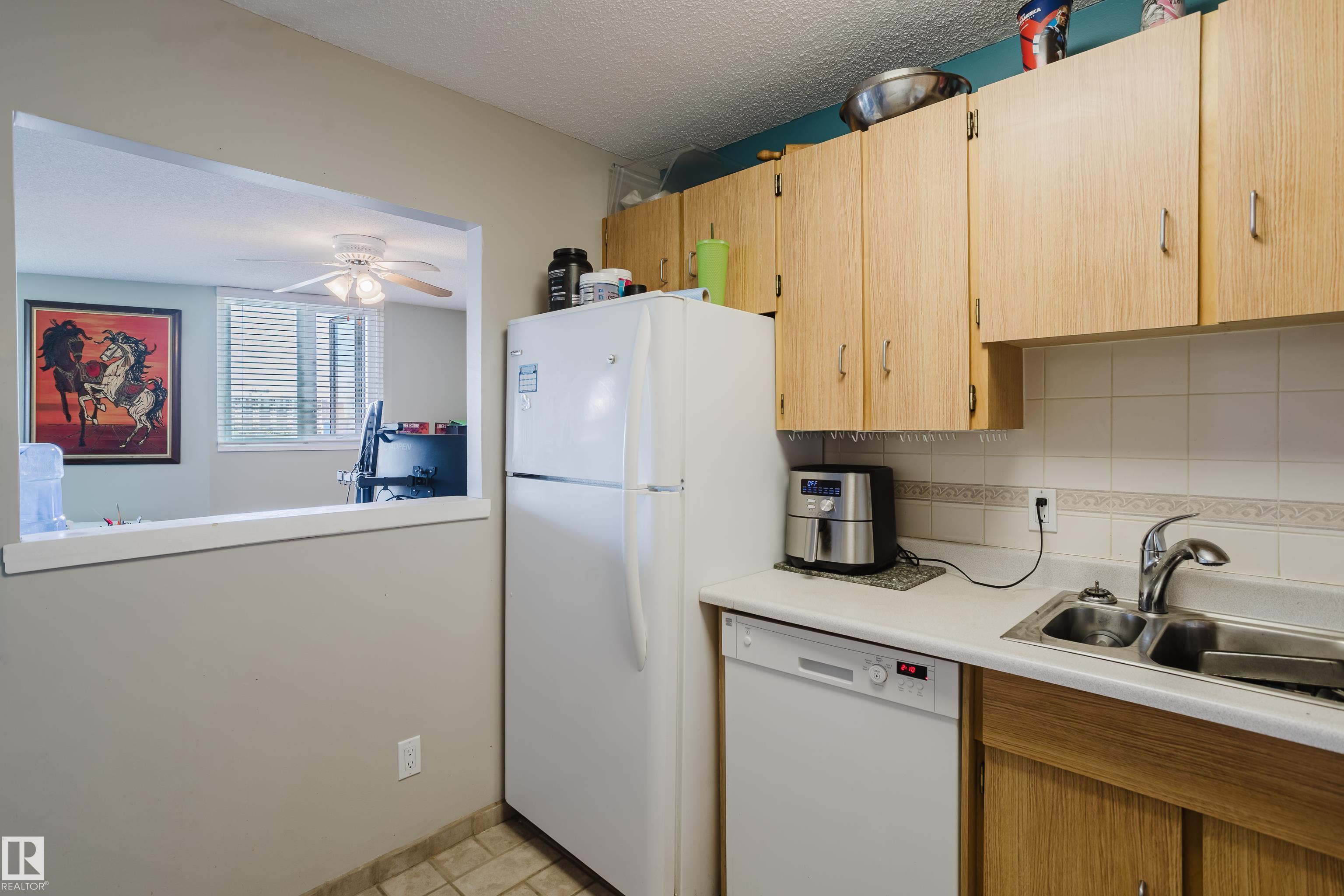 Photo 34 at 903 - 9916 113 Street NW, Wîhkwêntôwin, Edmonton