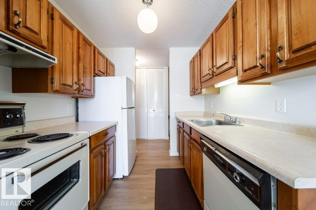 Photo 11 at 1101 - 12141 Jasper Avenue NW, Wîhkwêntôwin, Edmonton