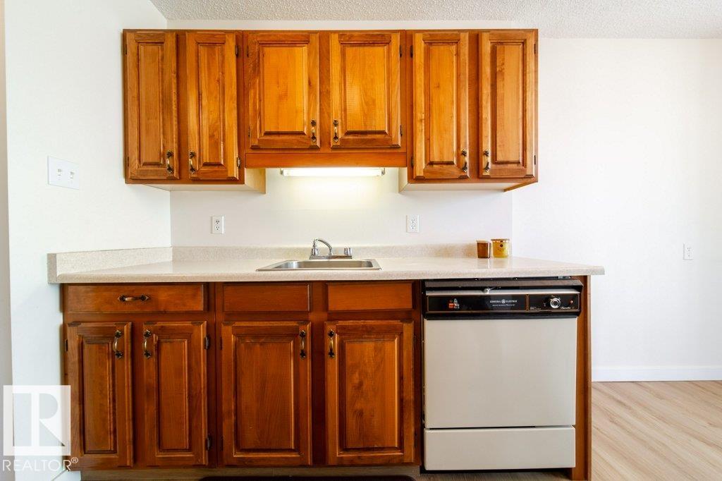 Photo 13 at 1101 - 12141 Jasper Avenue NW, Wîhkwêntôwin, Edmonton