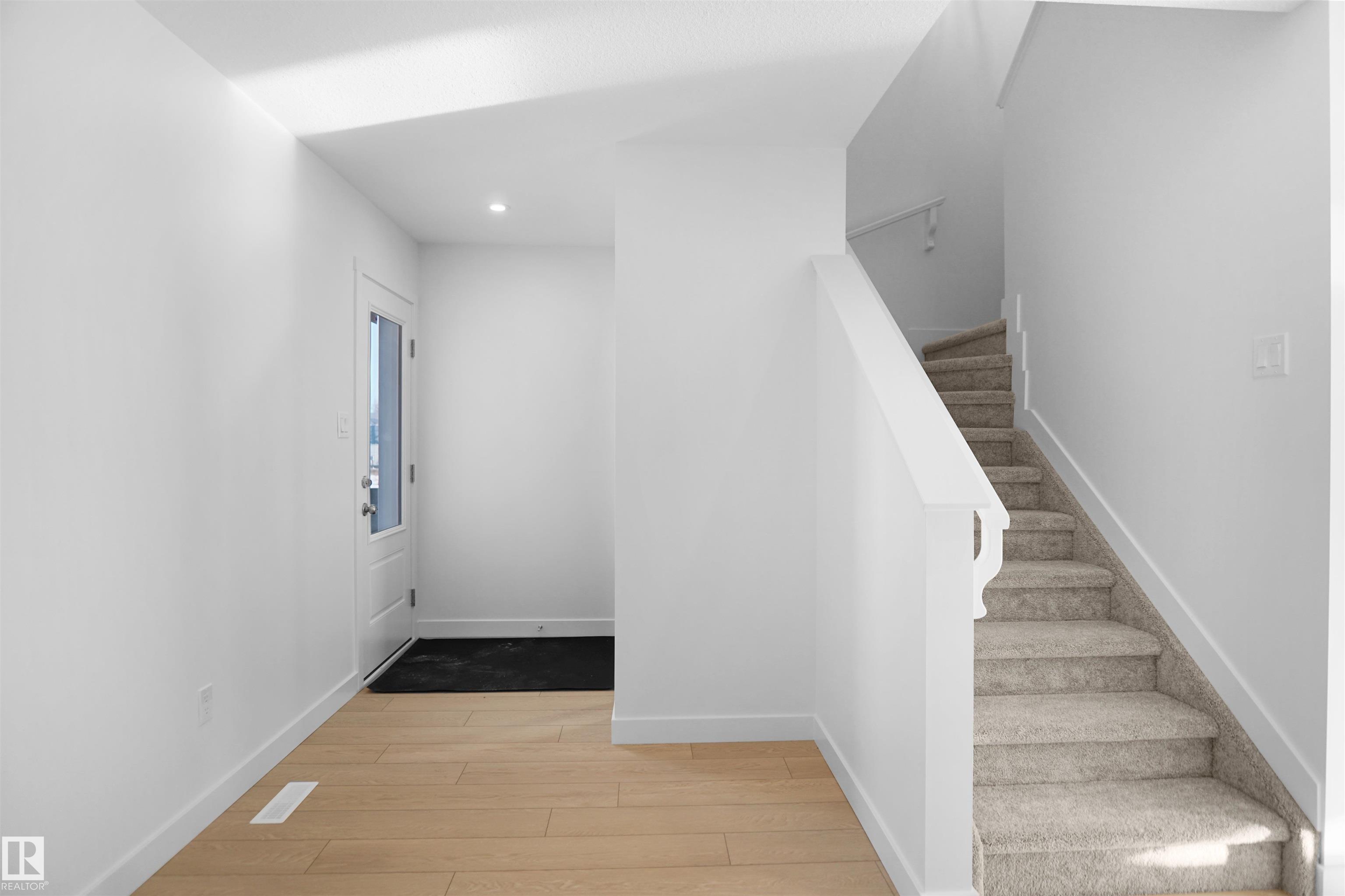 Photo 2 at 903 19 Avenue NW, Aster, Edmonton