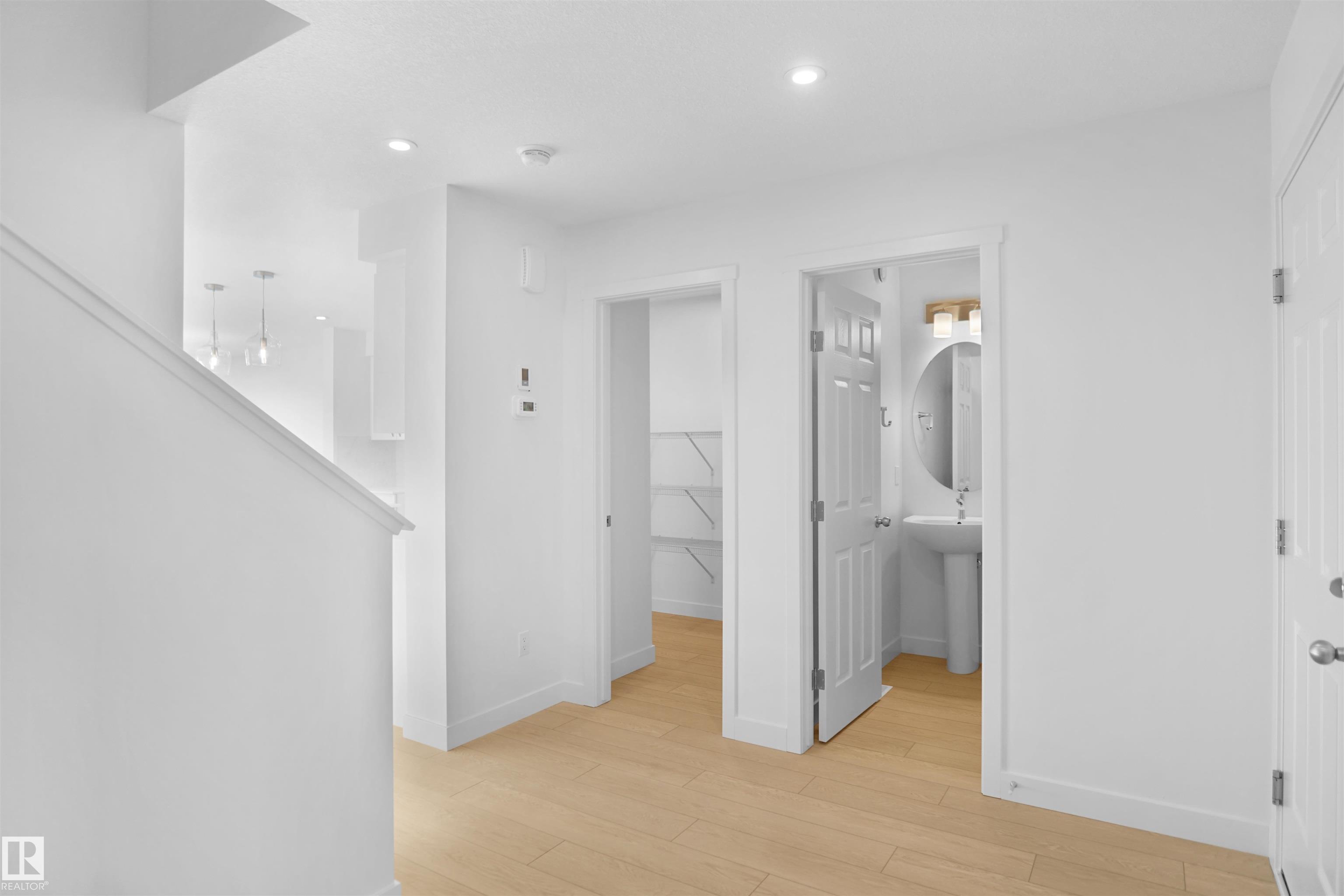 Photo 3 at 903 19 Avenue NW, Aster, Edmonton